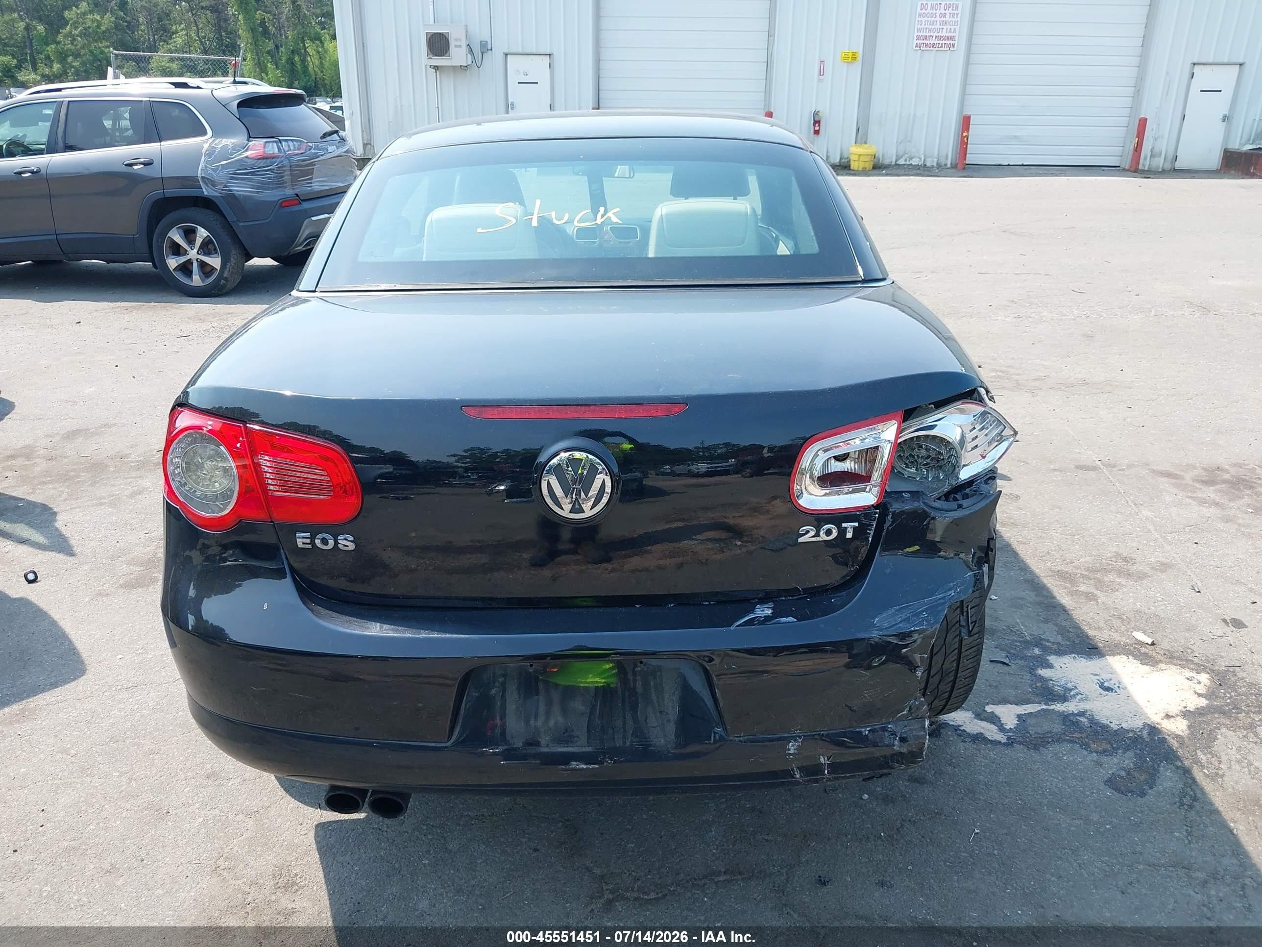 2010 Volkswagen Eos Komfort Black vin: WVWBA7AH8AV010105