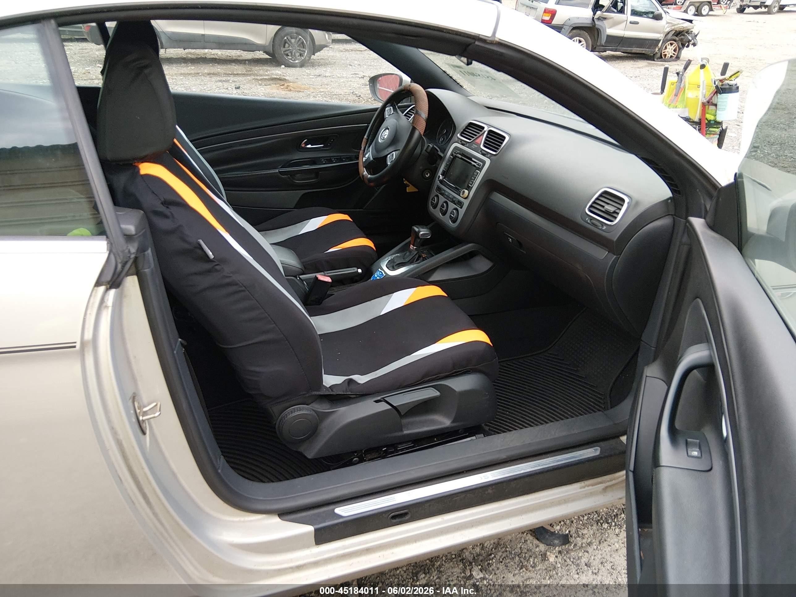 2010 Volkswagen Eos Komfort Silver vin: WVWBA7AH8AV010931