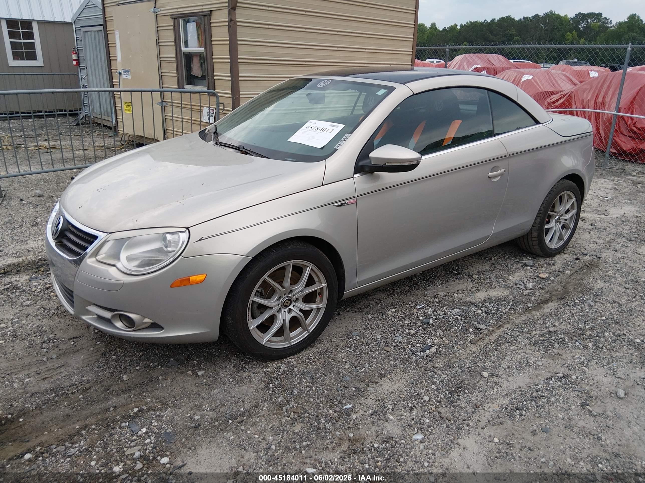 2010 Volkswagen Eos Komfort Silver vin: WVWBA7AH8AV010931