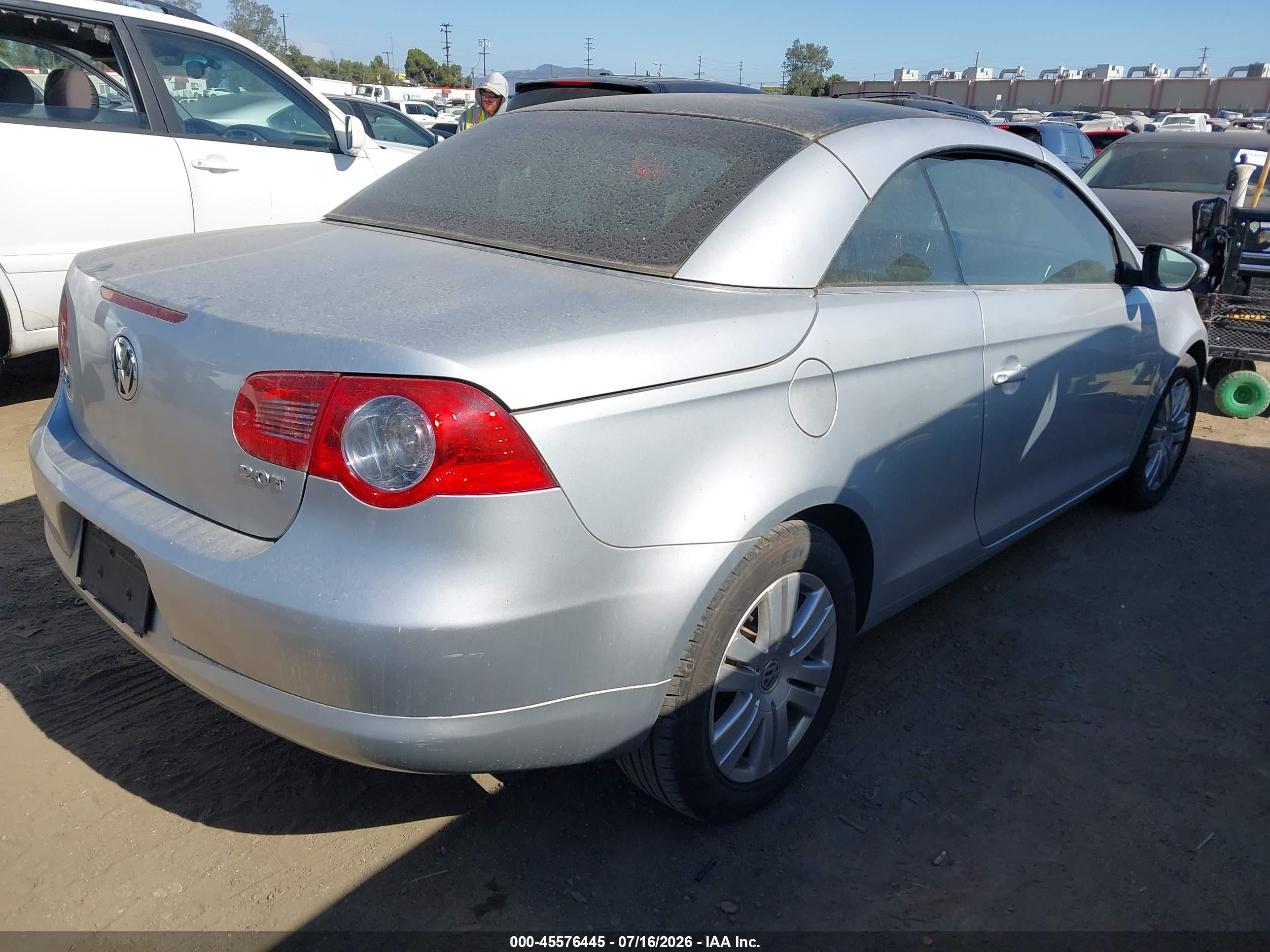 2010 Volkswagen Eos Komfort Silver vin: WVWBA7AH8AV019967