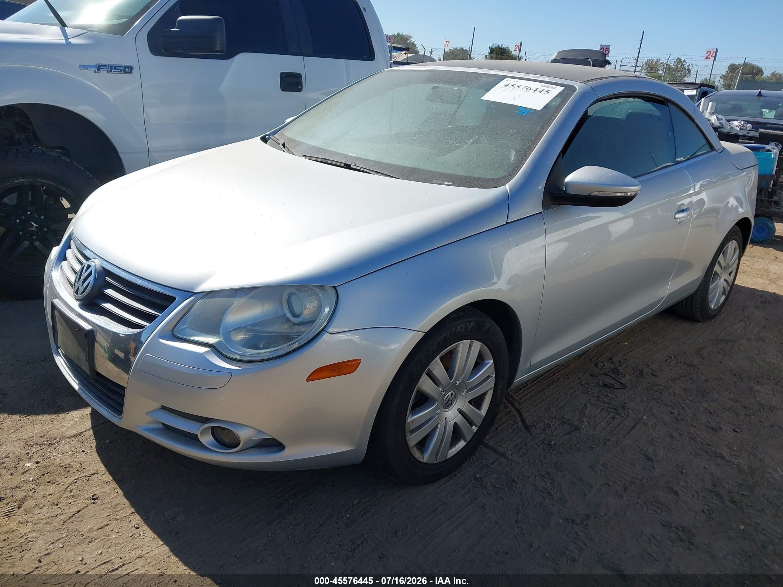 2010 Volkswagen Eos Komfort Silver vin: WVWBA7AH8AV019967