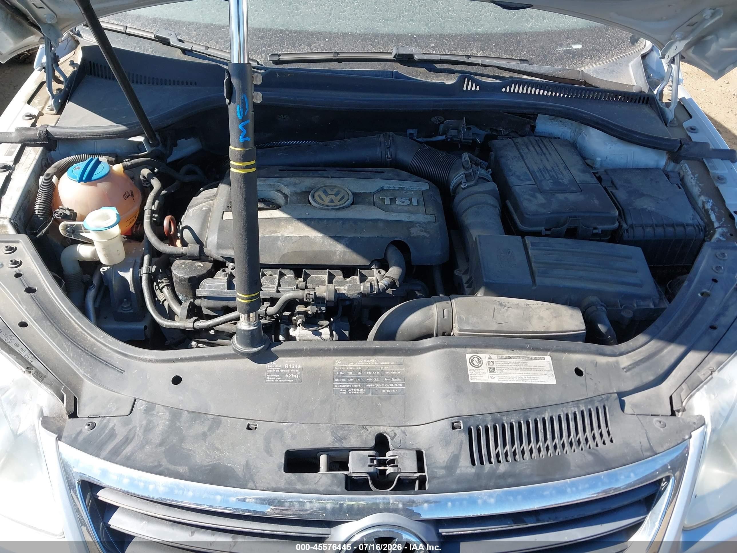 2010 Volkswagen Eos Komfort Silver vin: WVWBA7AH8AV019967