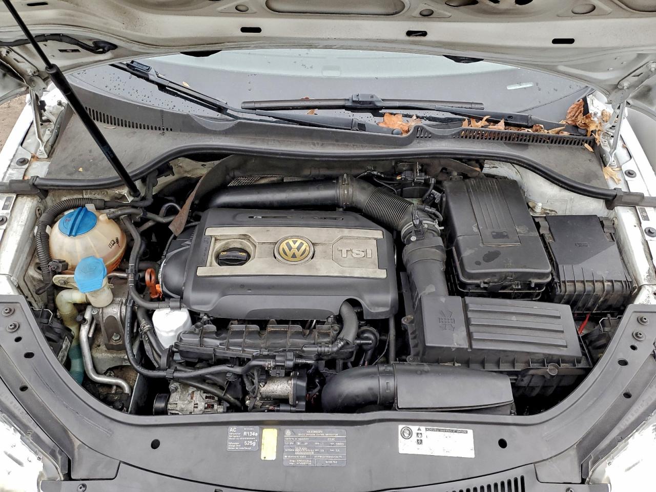 2010 Volkswagen Eos Turbo Silver vin: WVWBA7AH9AV010372