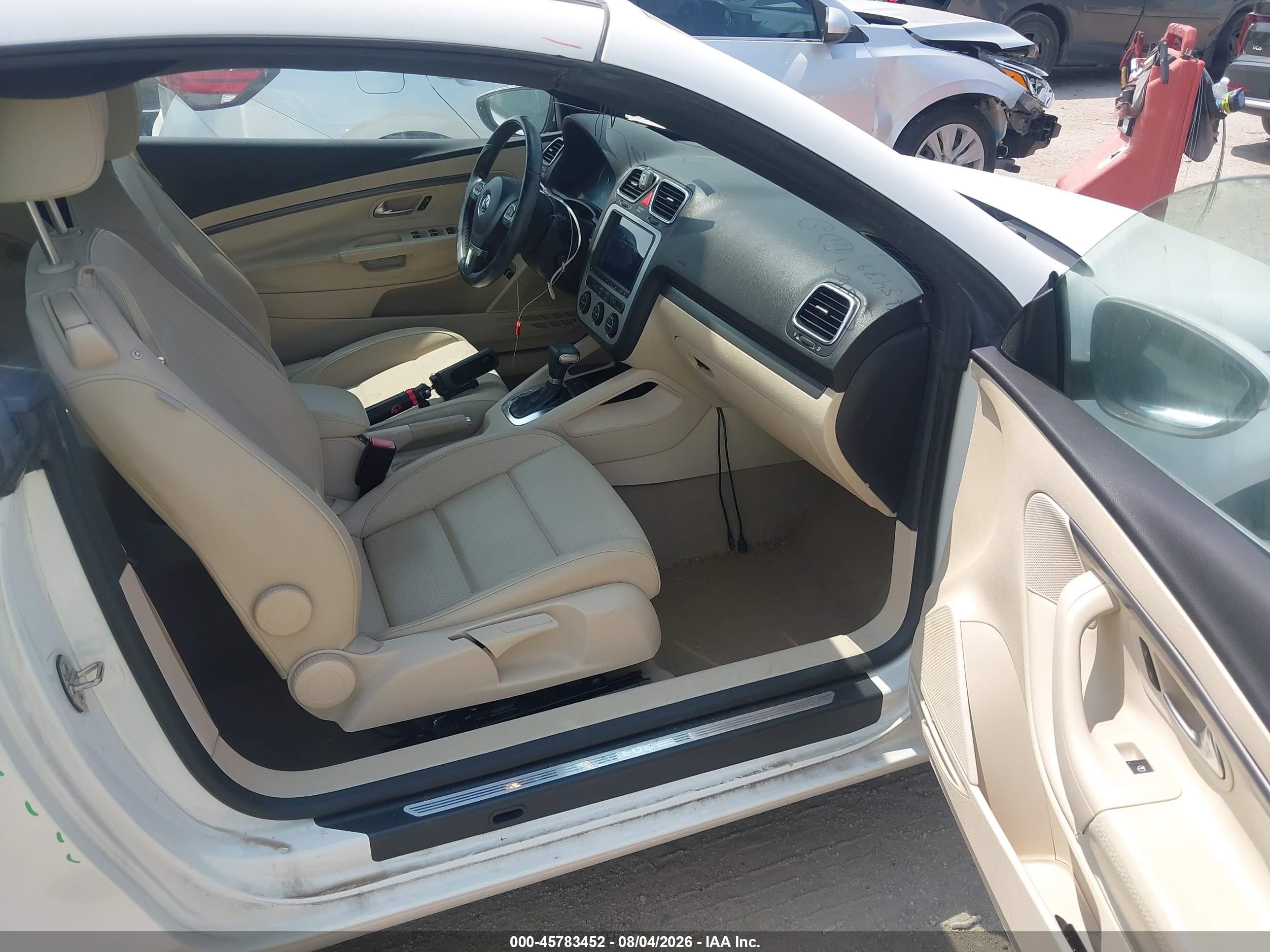 2010 Volkswagen Eos Komfort White vin: WVWBA7AHXAV009070