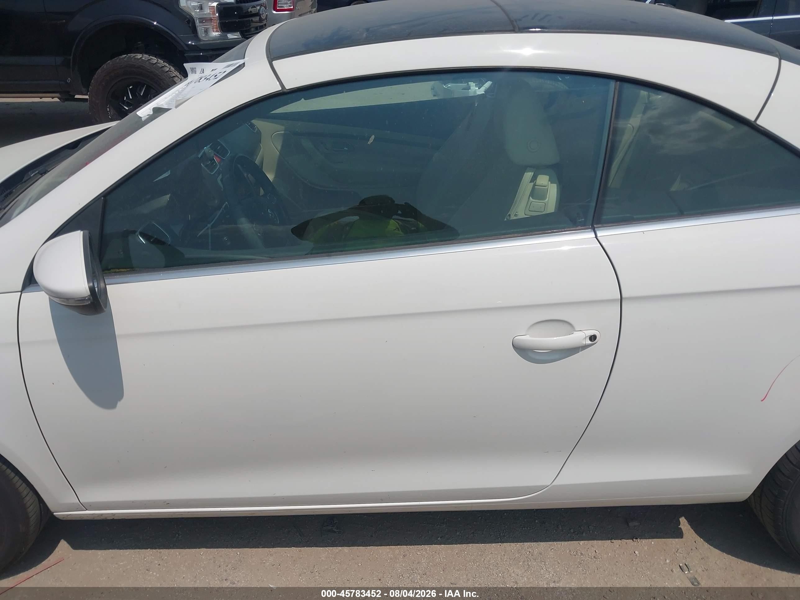 2010 Volkswagen Eos Komfort White vin: WVWBA7AHXAV009070