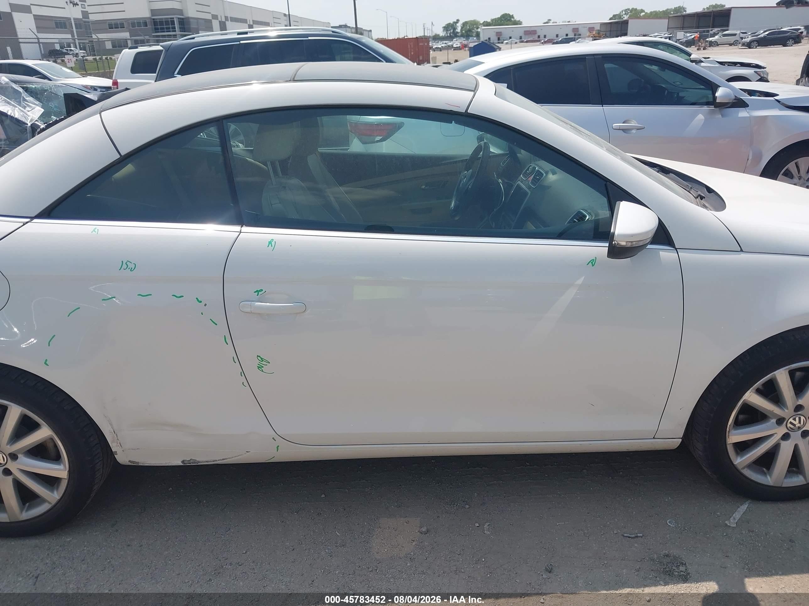 2010 Volkswagen Eos Komfort White vin: WVWBA7AHXAV009070
