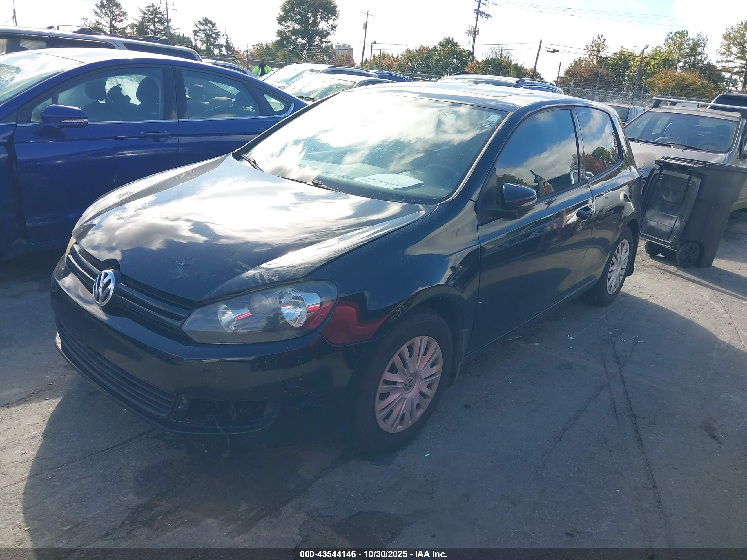 2010 Volkswagen Golf 2-door Черный vin: WVWBA7AJ3AW314973