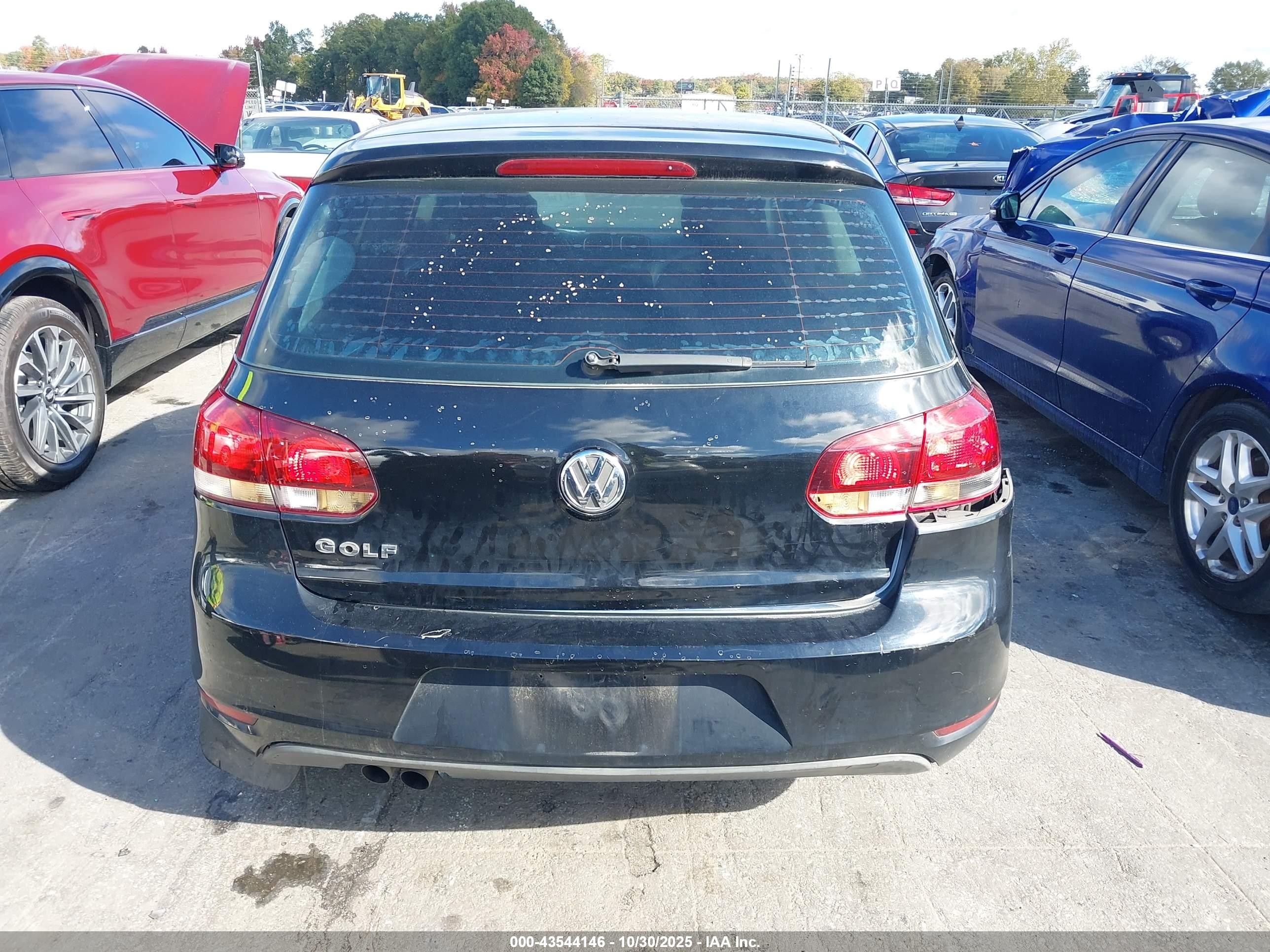 2010 Volkswagen Golf 2-door Черный vin: WVWBA7AJ3AW314973