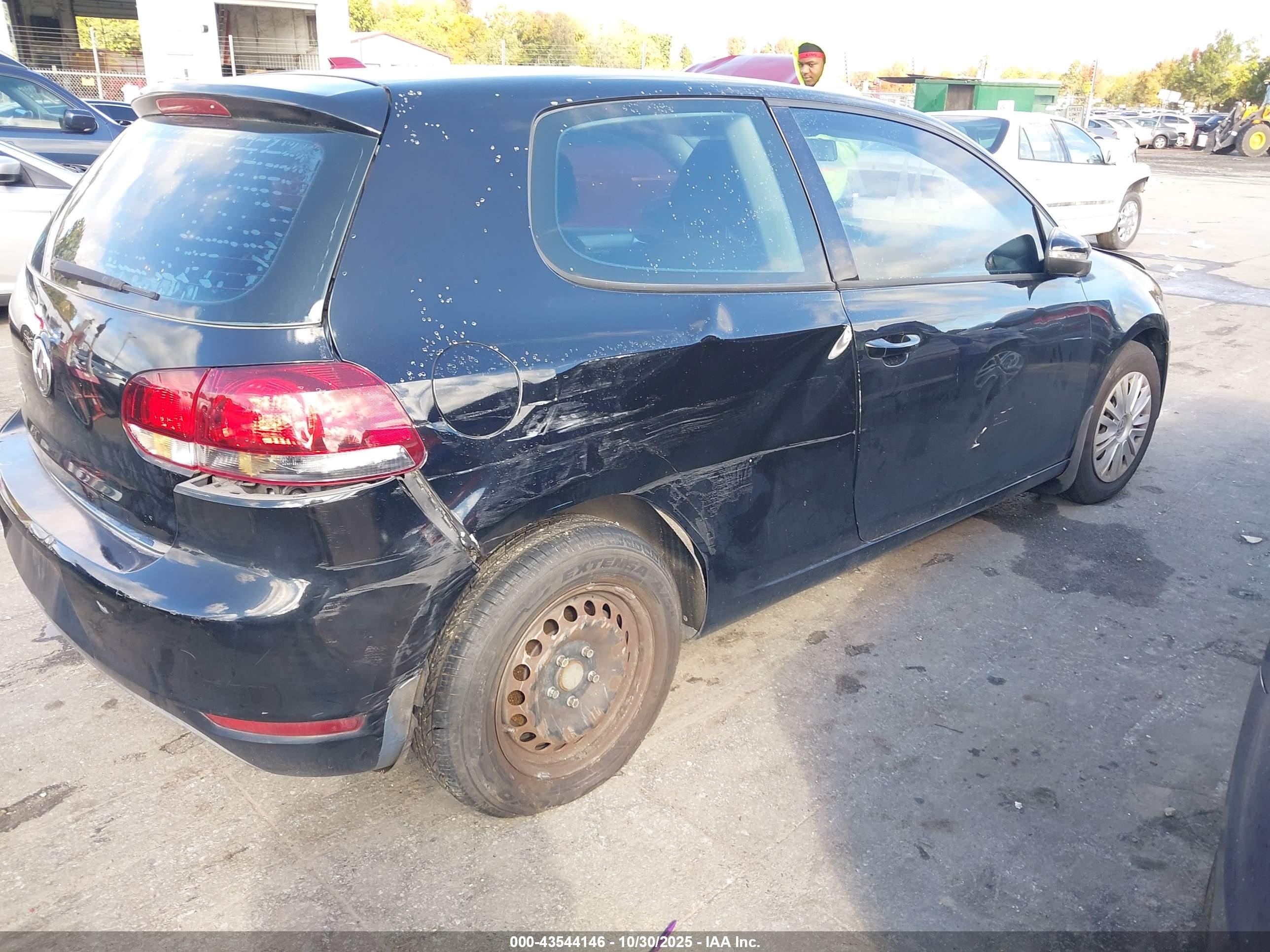 2010 Volkswagen Golf 2-door Черный vin: WVWBA7AJ3AW314973