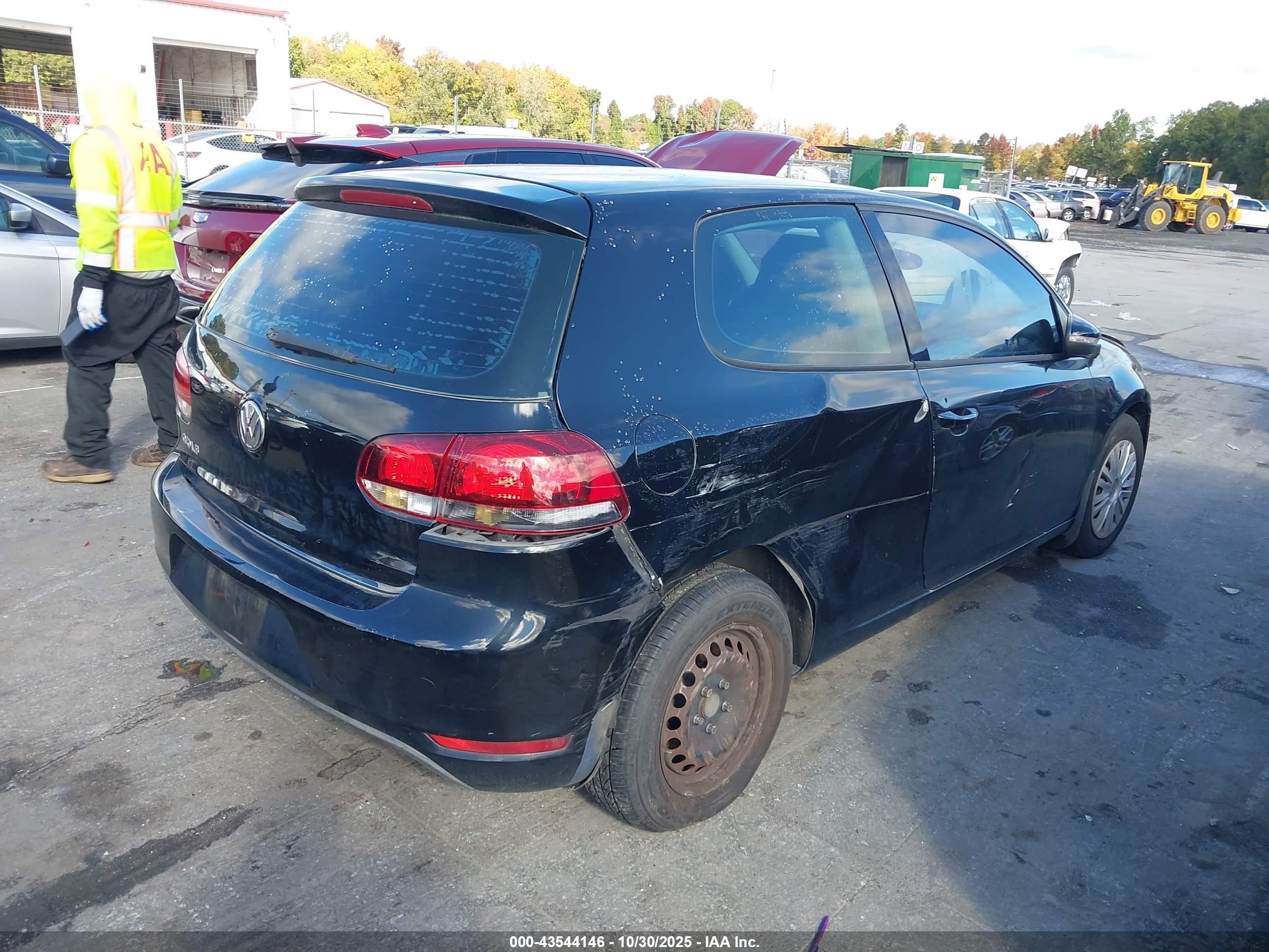 2010 Volkswagen Golf 2-door Черный vin: WVWBA7AJ3AW314973