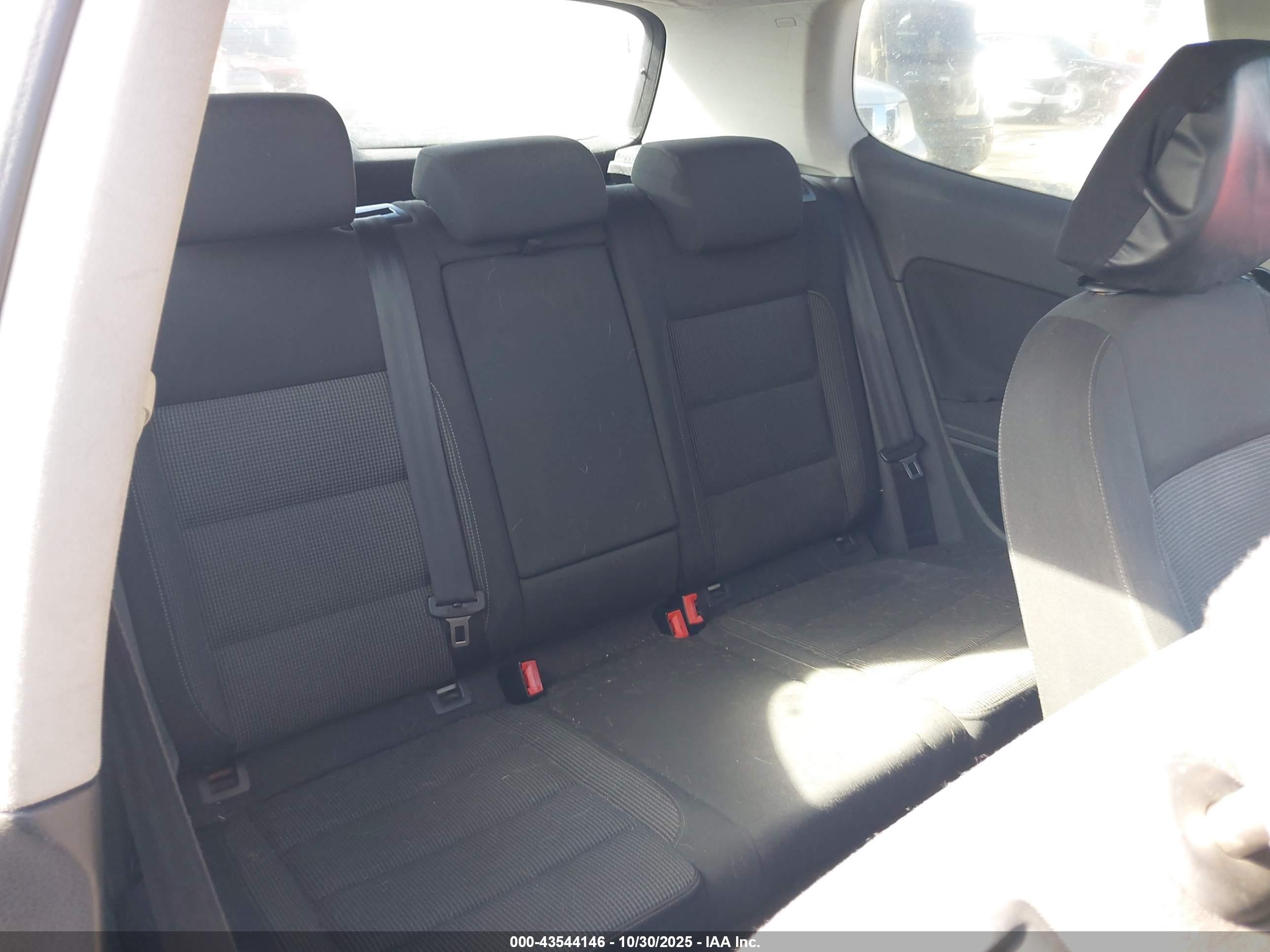 2010 Volkswagen Golf 2-door Черный vin: WVWBA7AJ3AW314973