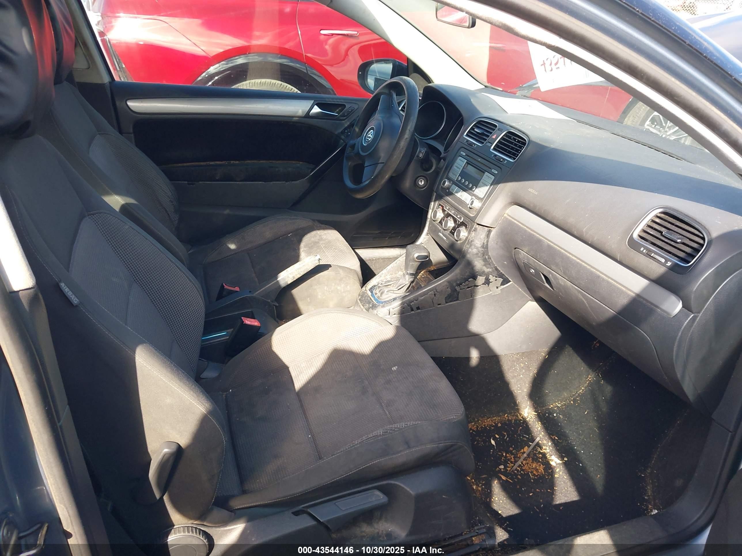 2010 Volkswagen Golf 2-door Черный vin: WVWBA7AJ3AW314973