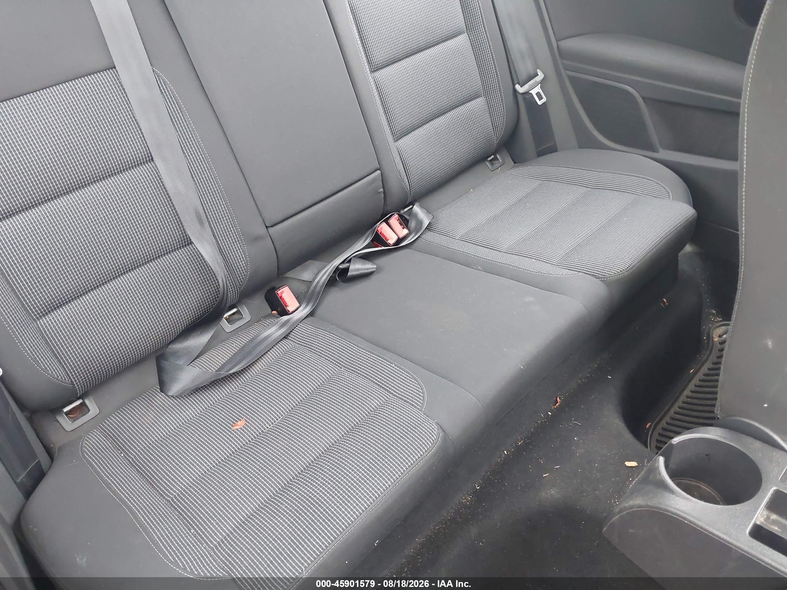 2011 Volkswagen Golf 2.5l 2-door Red vin: WVWBA7AJ3BW280681