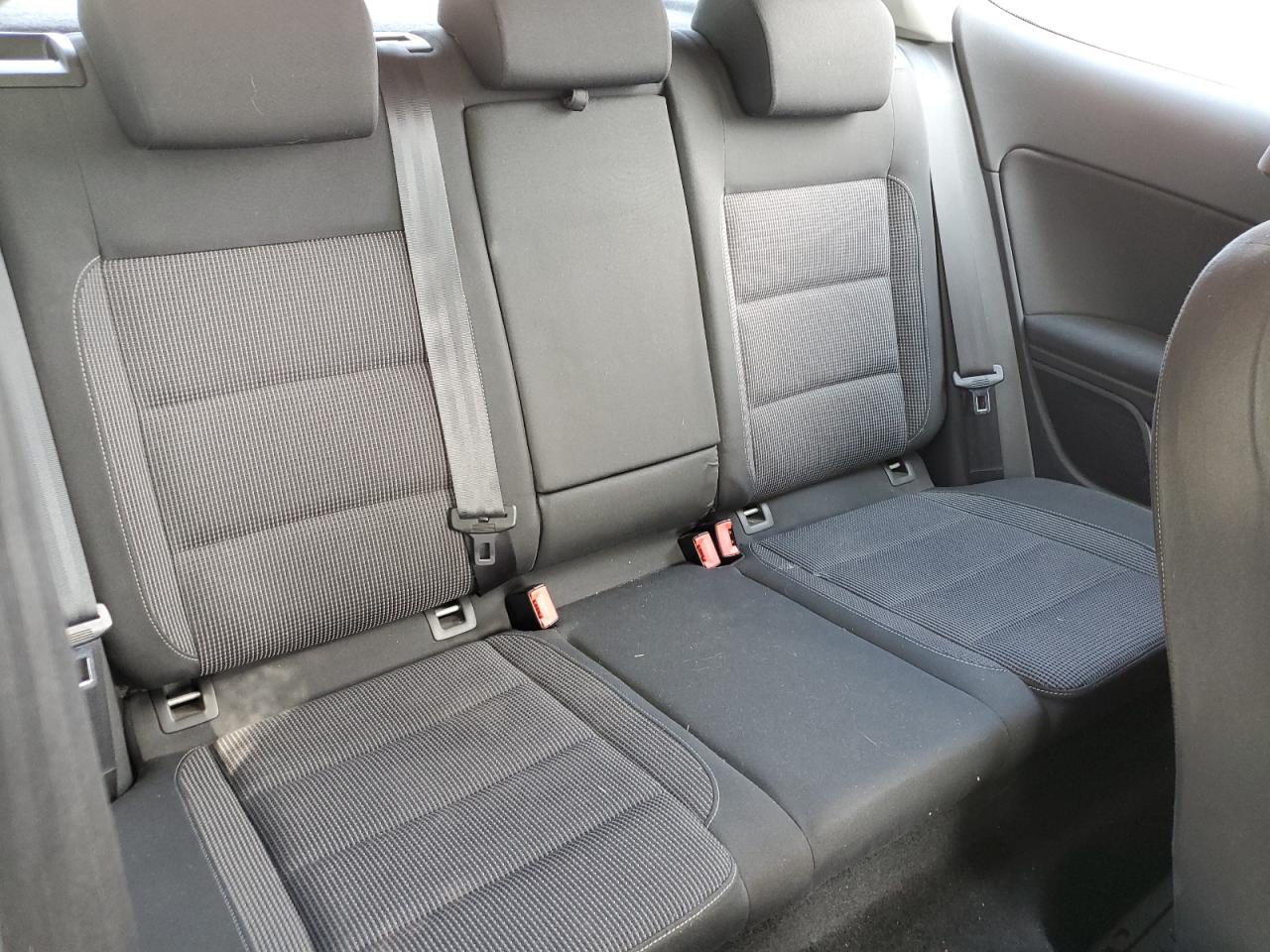 2010 Volkswagen Golf Белый vin: WVWBA7AJ6AW304941