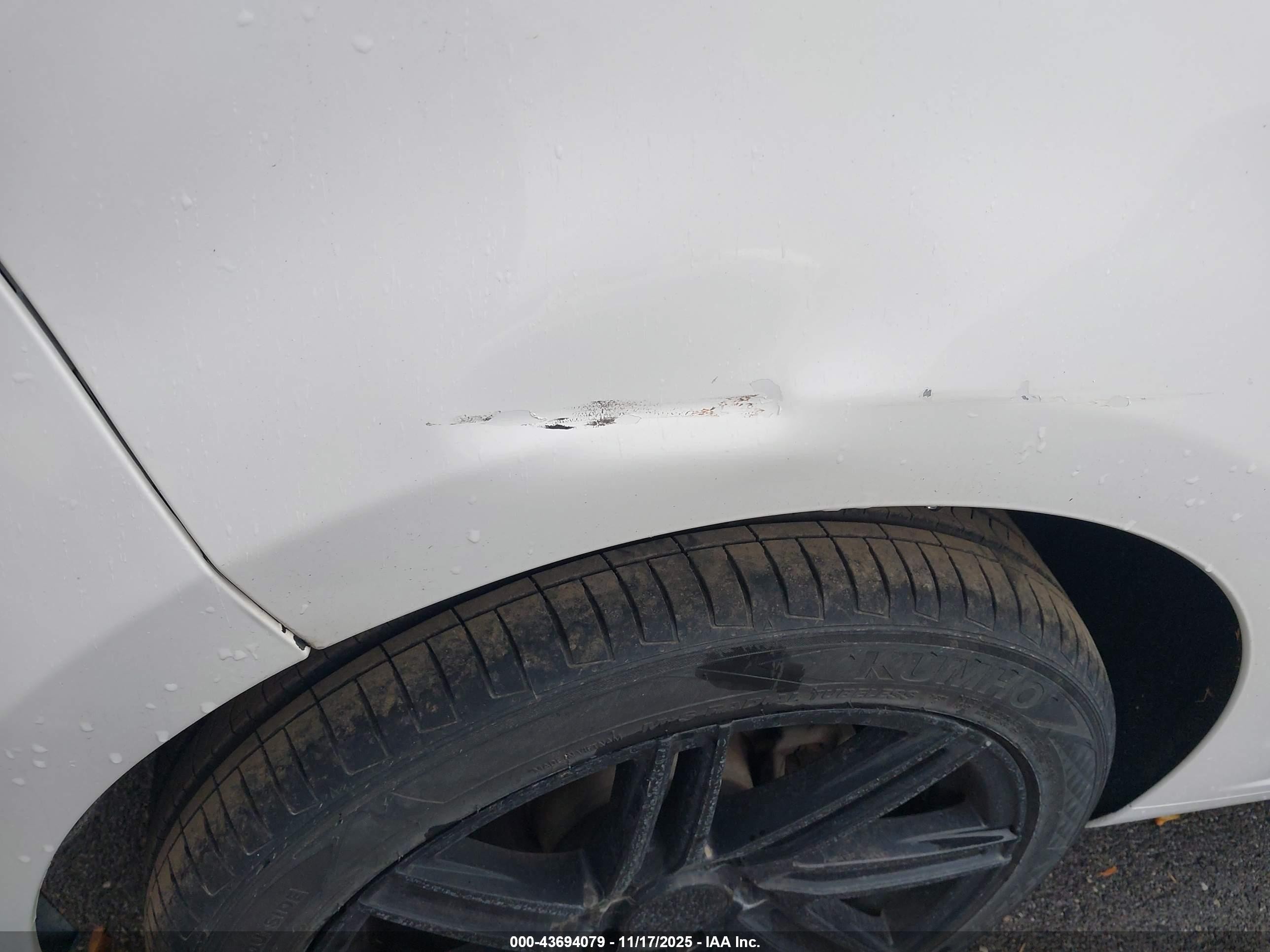 2010 Volkswagen Golf 2-door White vin: WVWBA7AJ9AW411367