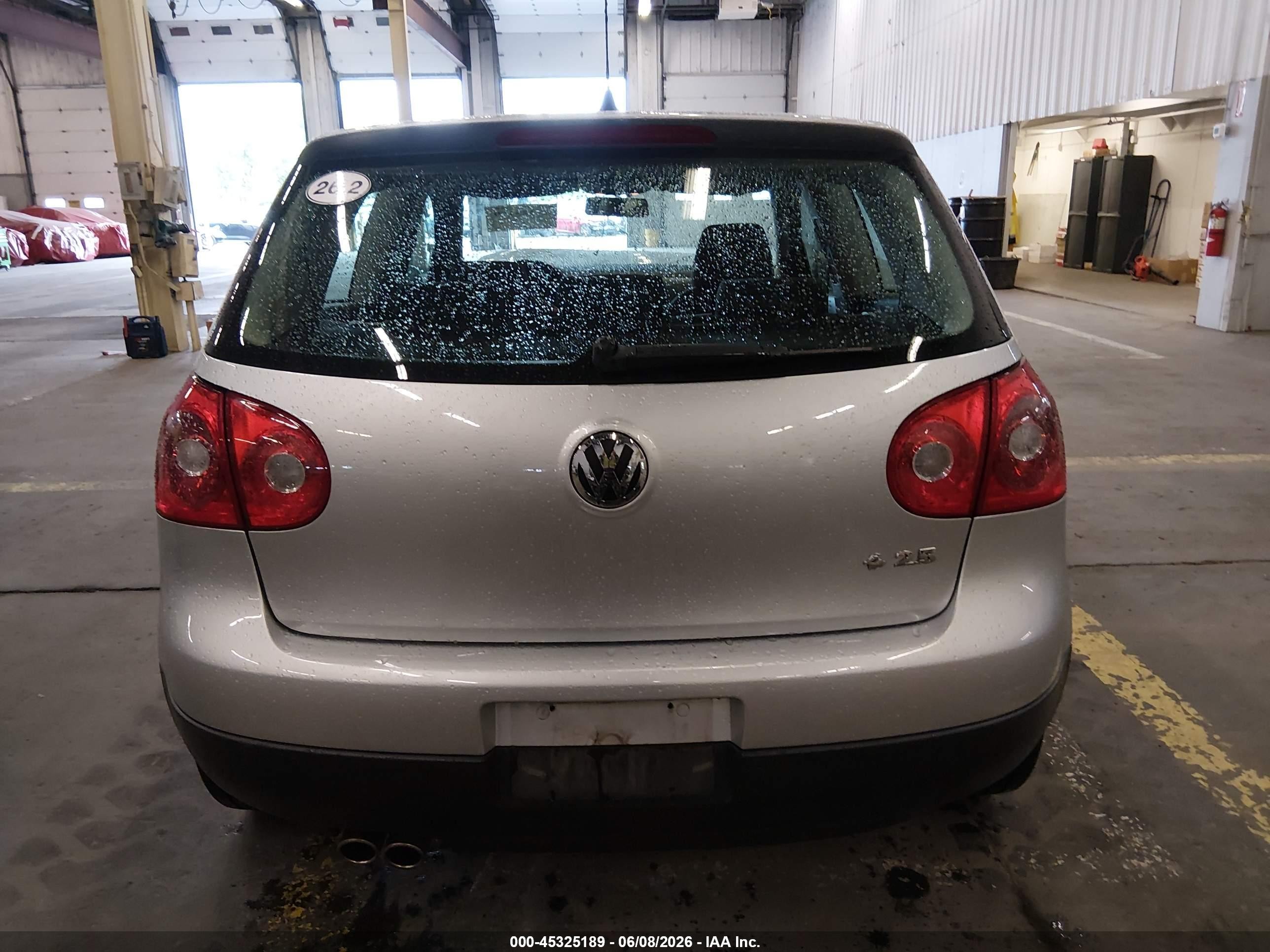 2009 Volkswagen Rabbit S Silver vin: WVWBB71K19W001972