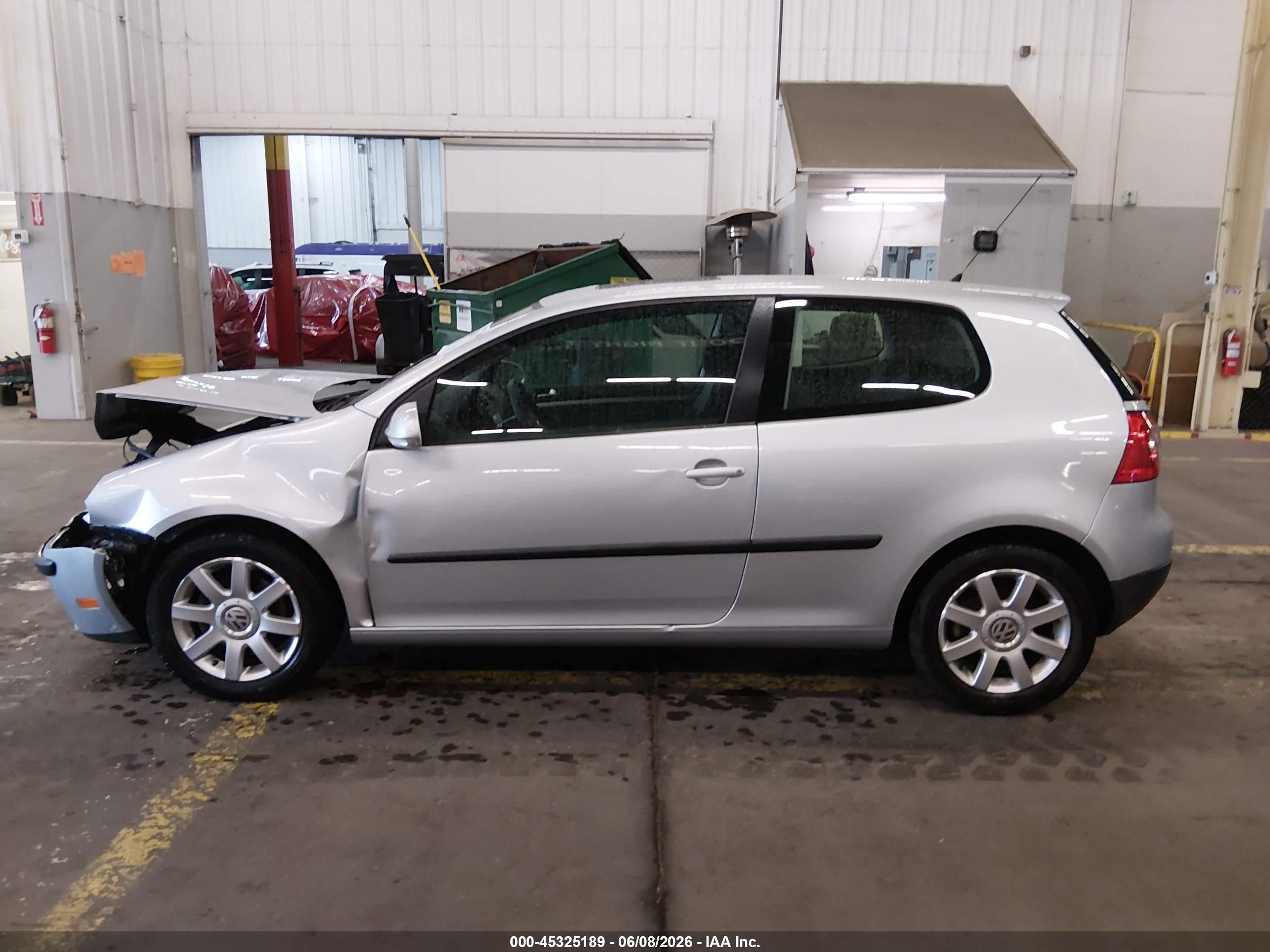 2009 Volkswagen Rabbit S Silver vin: WVWBB71K19W001972