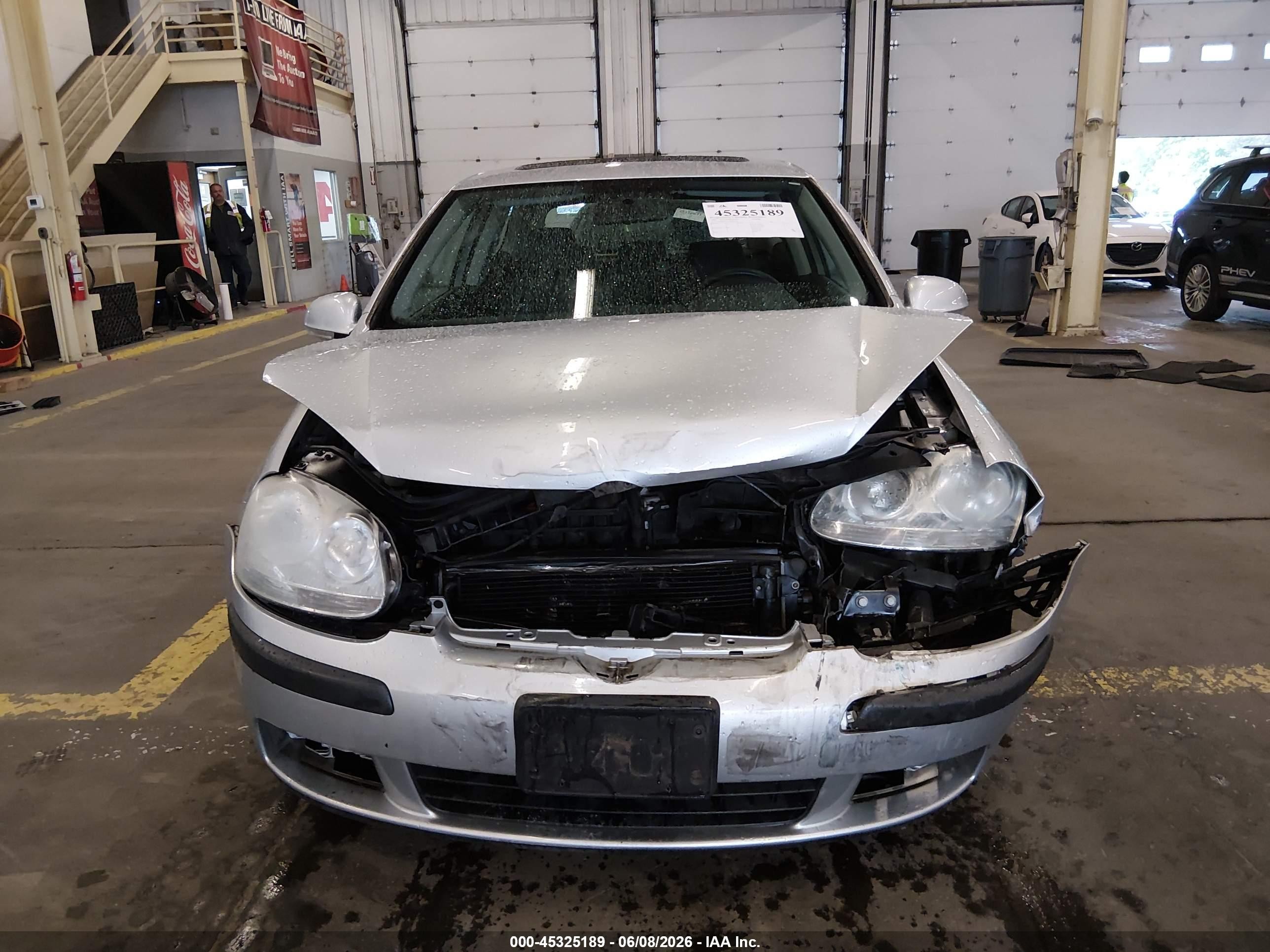 2009 Volkswagen Rabbit S Silver vin: WVWBB71K19W001972