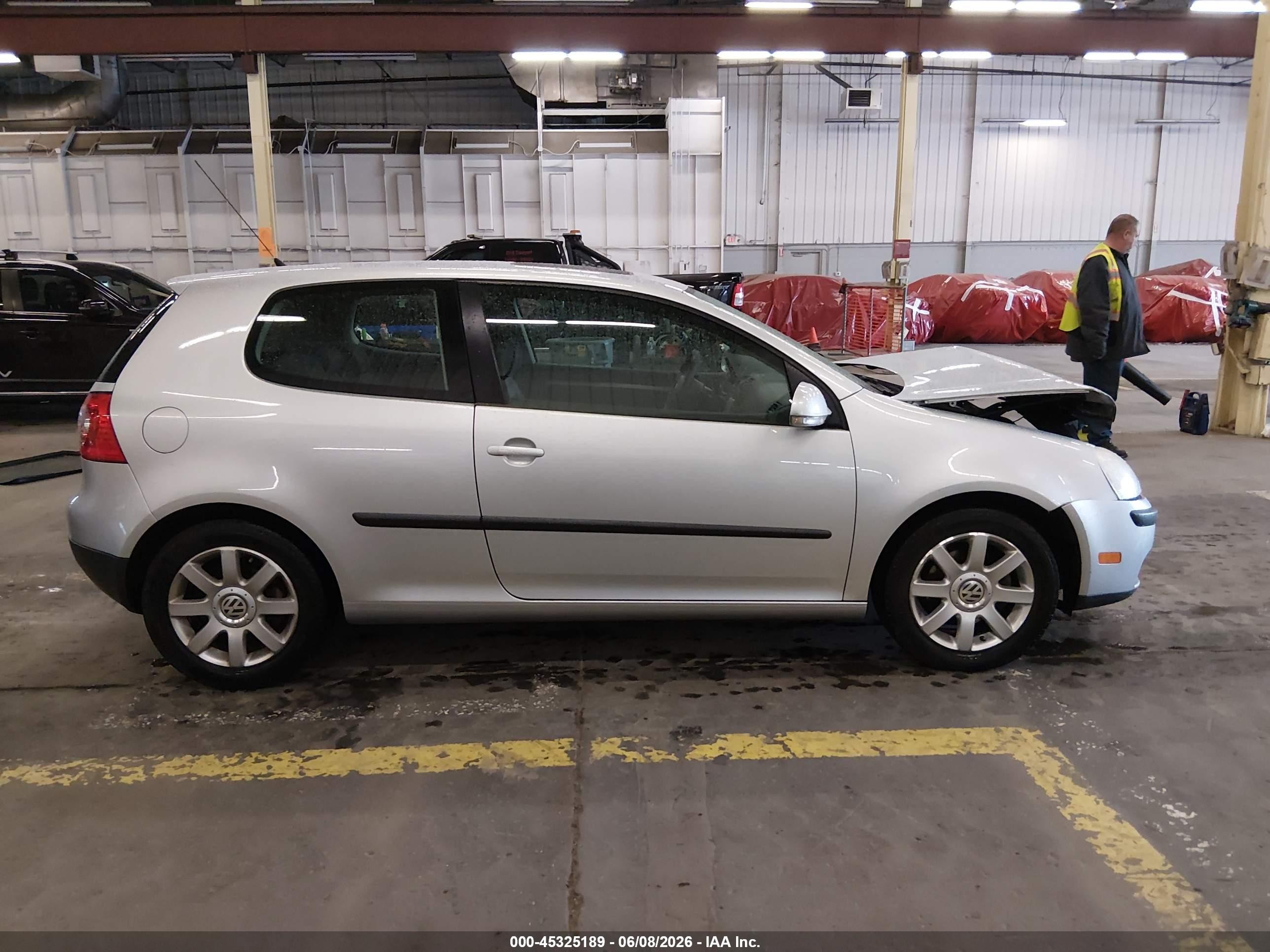 2009 Volkswagen Rabbit S Silver vin: WVWBB71K19W001972
