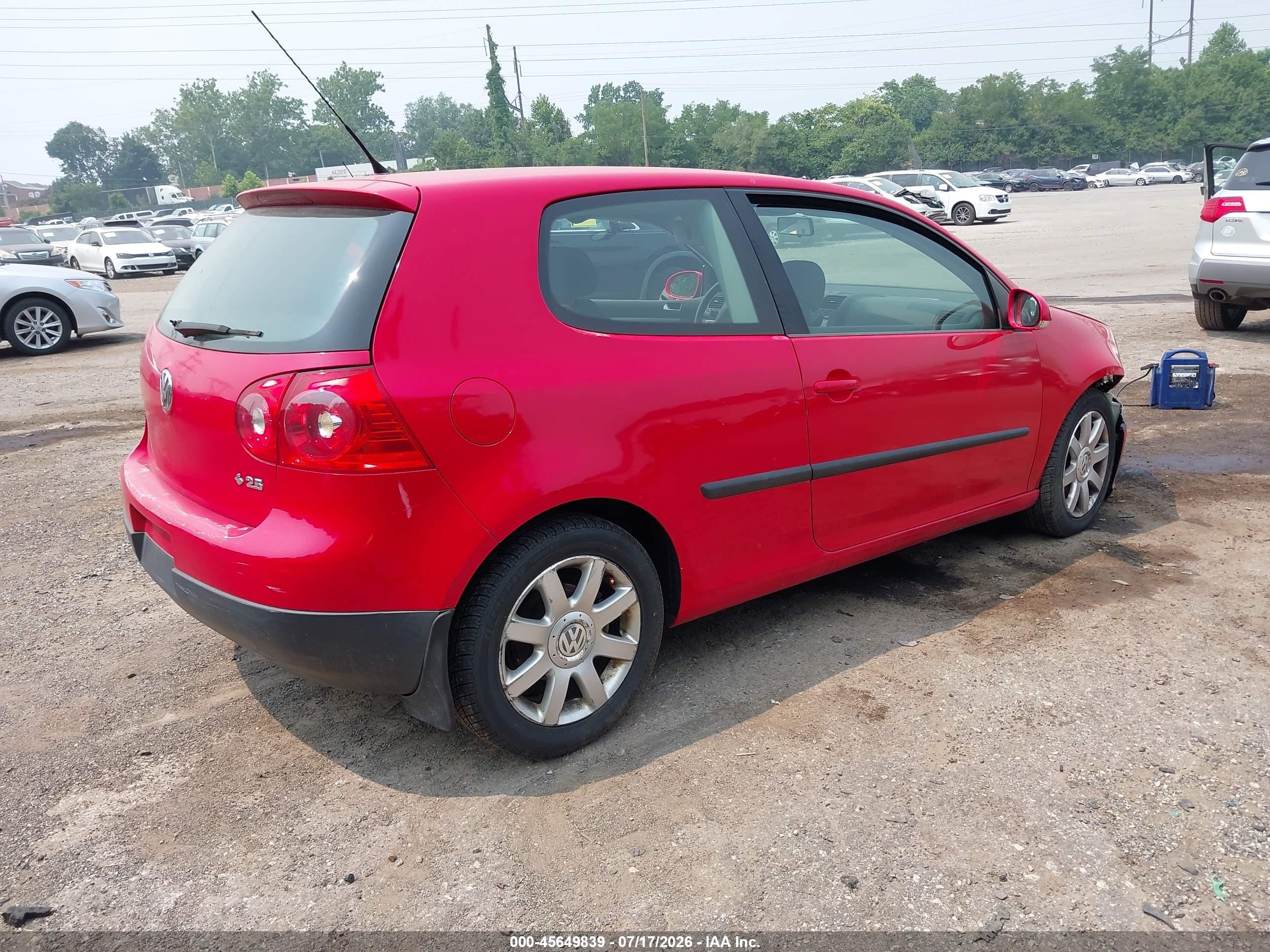 2008 Volkswagen Rabbit S Red vin: WVWBB71K38W157669