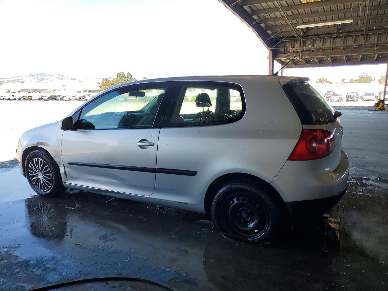 2008 Volkswagen Rabbit Silver vin: WVWBB71K38W270781