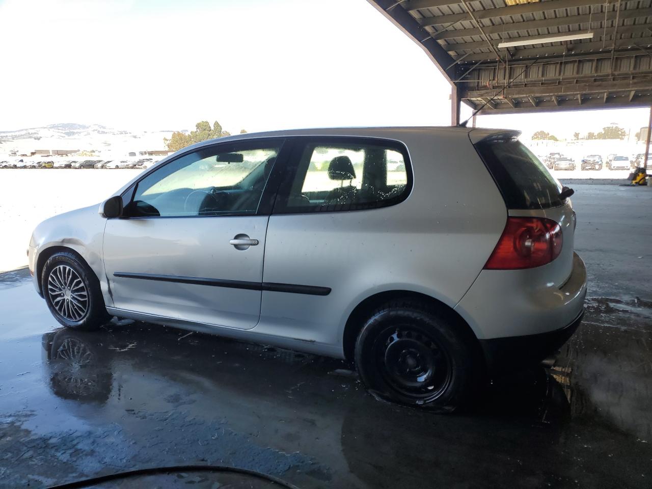 2008 Volkswagen Rabbit Silver vin: WVWBB71K38W270781 Damage: Left Qtr Panel, Dent(S) W/ Paint Dmg, 2 To 3 Inches