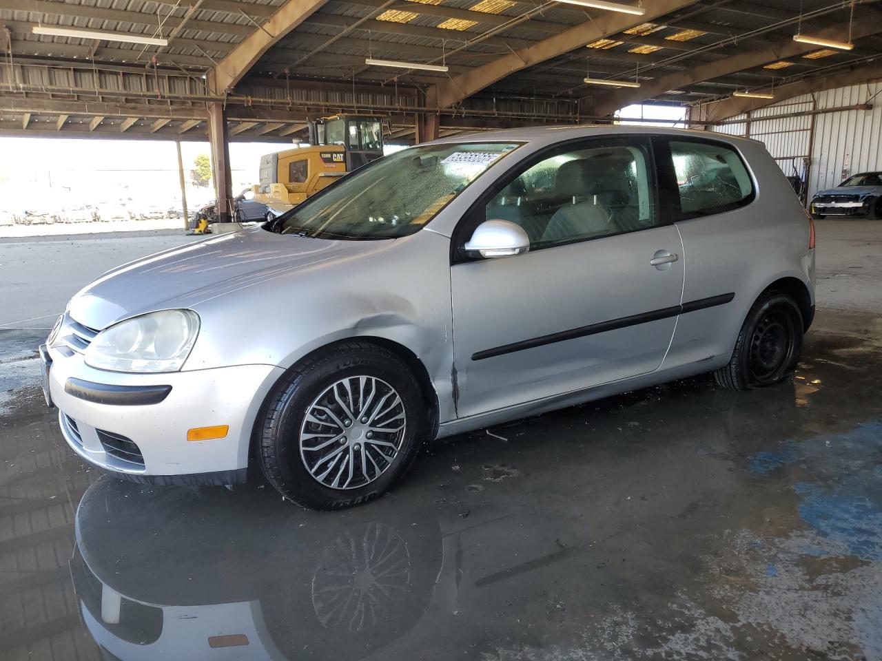 2008 Volkswagen Rabbit Silver vin: WVWBB71K38W270781 Damage: Left Front Fender, Severe Damage, Replacement Required