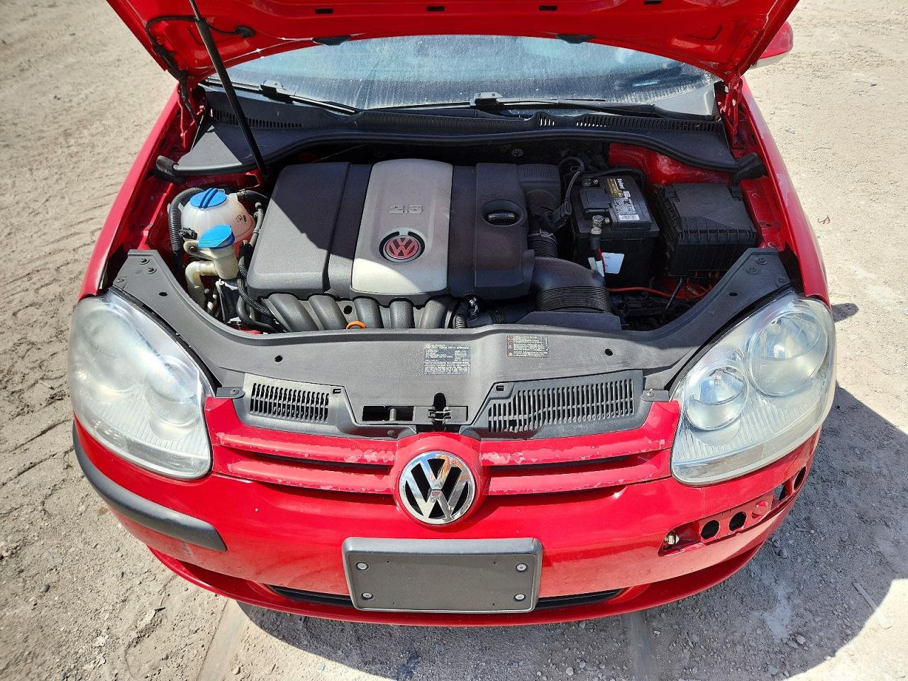 2008 Volkswagen Rabbit Red vin: WVWBB71K58W229844
