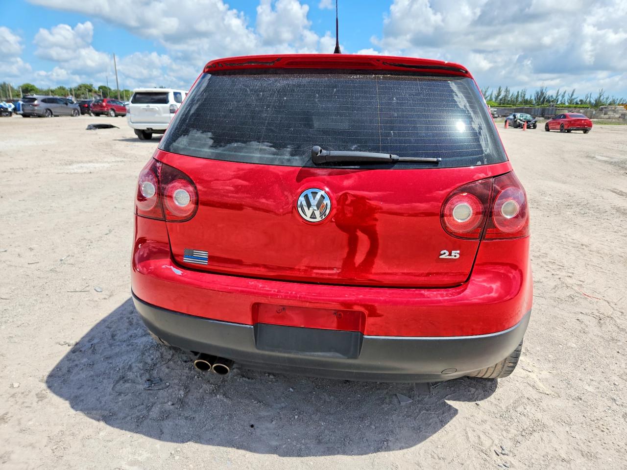 2008 Volkswagen Rabbit Red vin: WVWBB71K58W229844