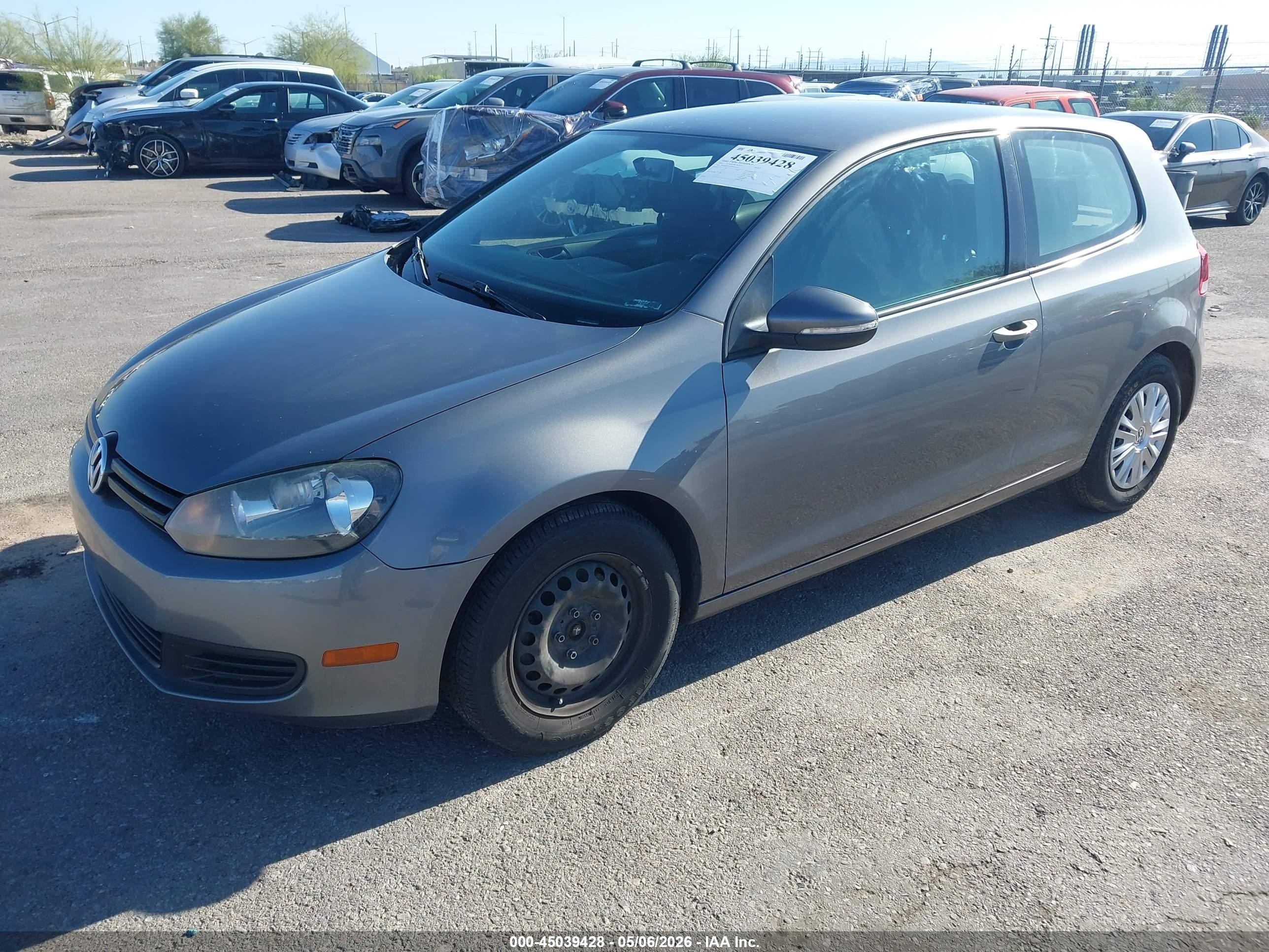 2013 Volkswagen Golf 2.5l 2-door Серый vin: WVWBB7AJ2DW036875