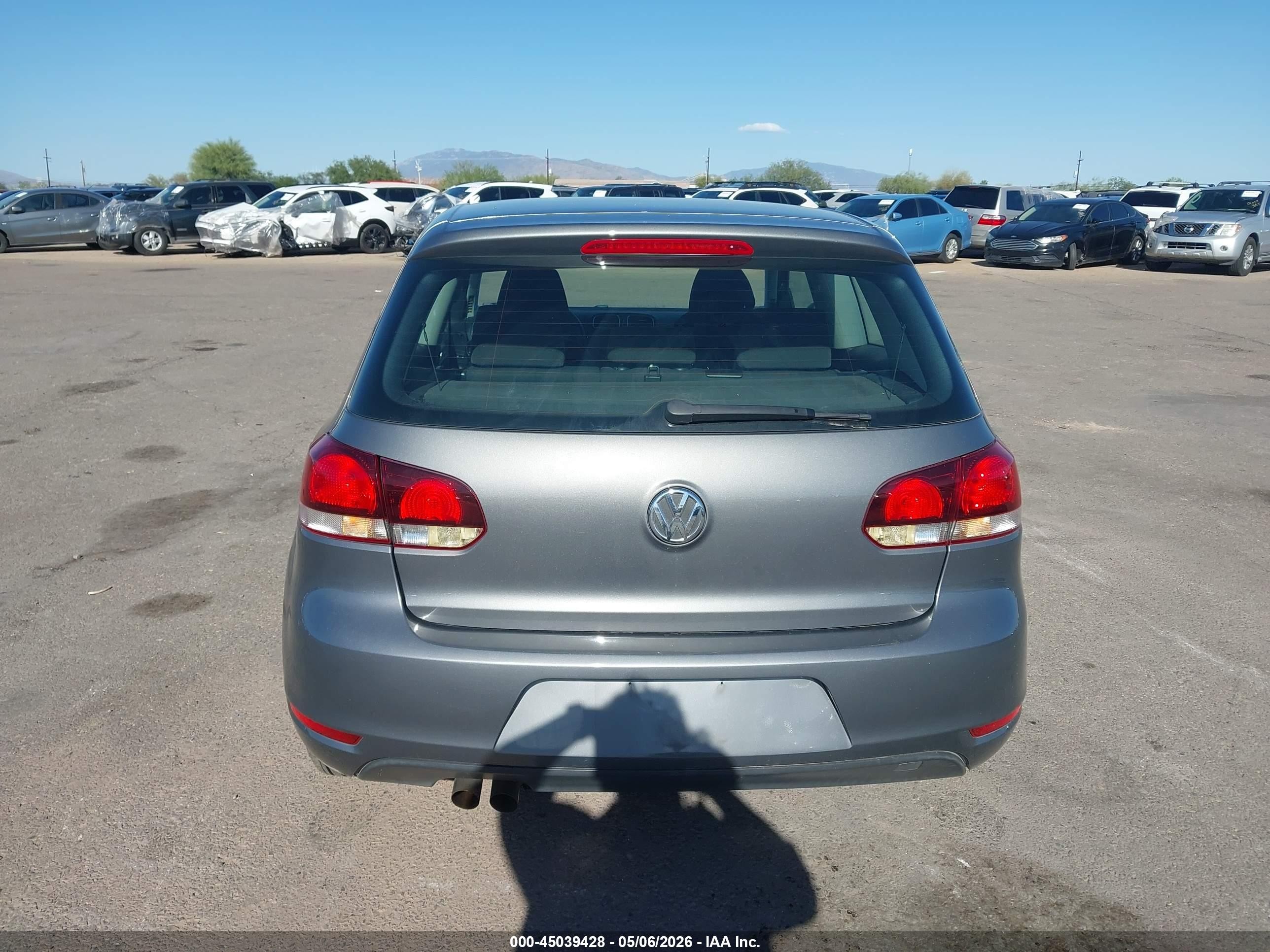 2013 Volkswagen Golf 2.5l 2-door Серый vin: WVWBB7AJ2DW036875