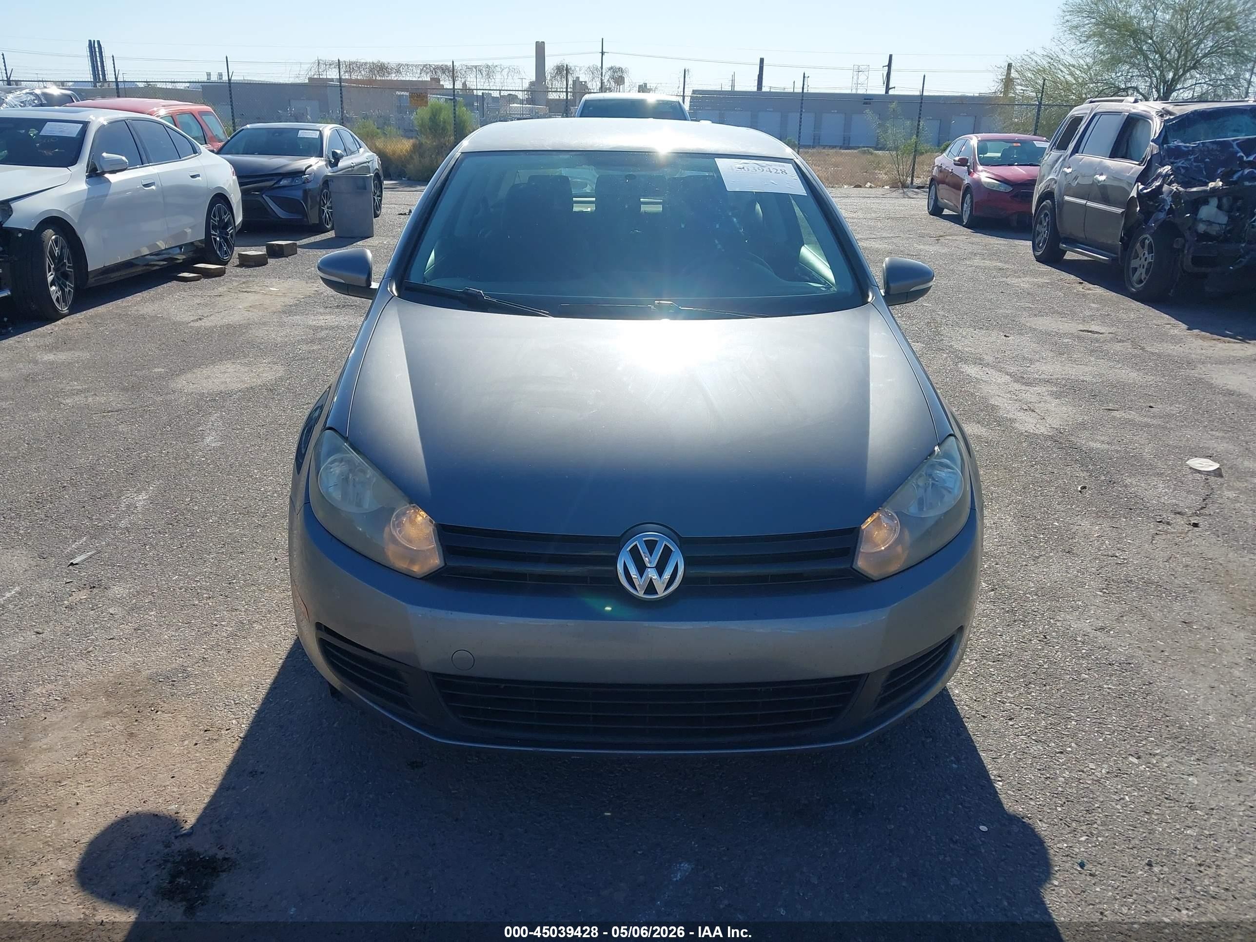 2013 Volkswagen Golf 2.5l 2-door Серый vin: WVWBB7AJ2DW036875