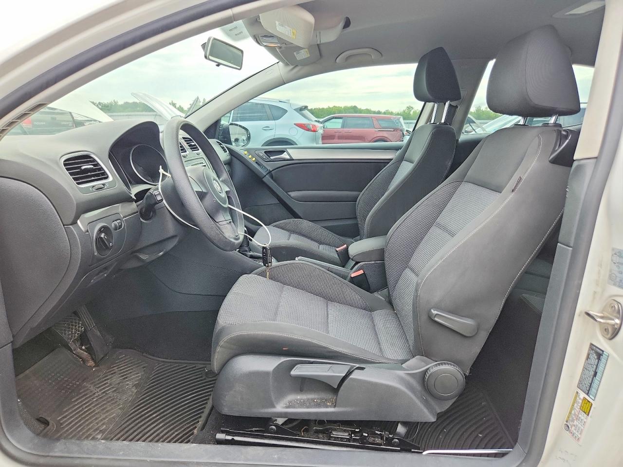 2013 Volkswagen Golf White vin: WVWBB7AJ2DW120906