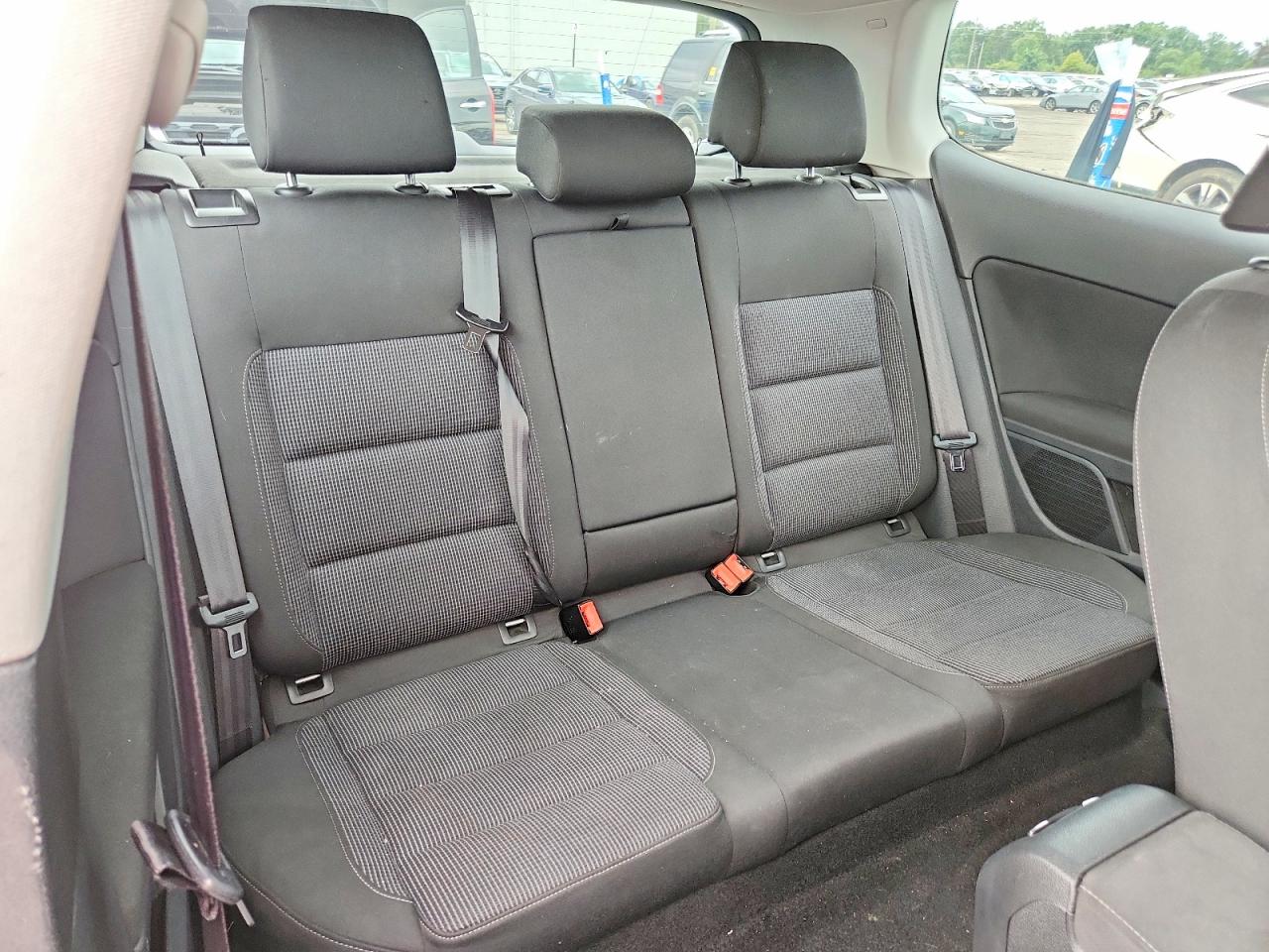 2013 Volkswagen Golf White vin: WVWBB7AJ2DW120906