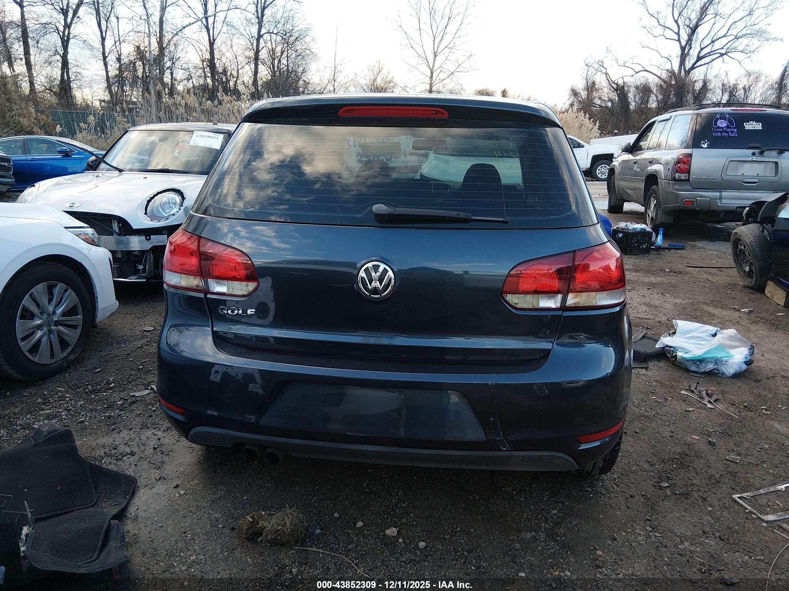 2010 Volkswagen Golf 2-door Blue vin: WVWBB7AJ3AW277887