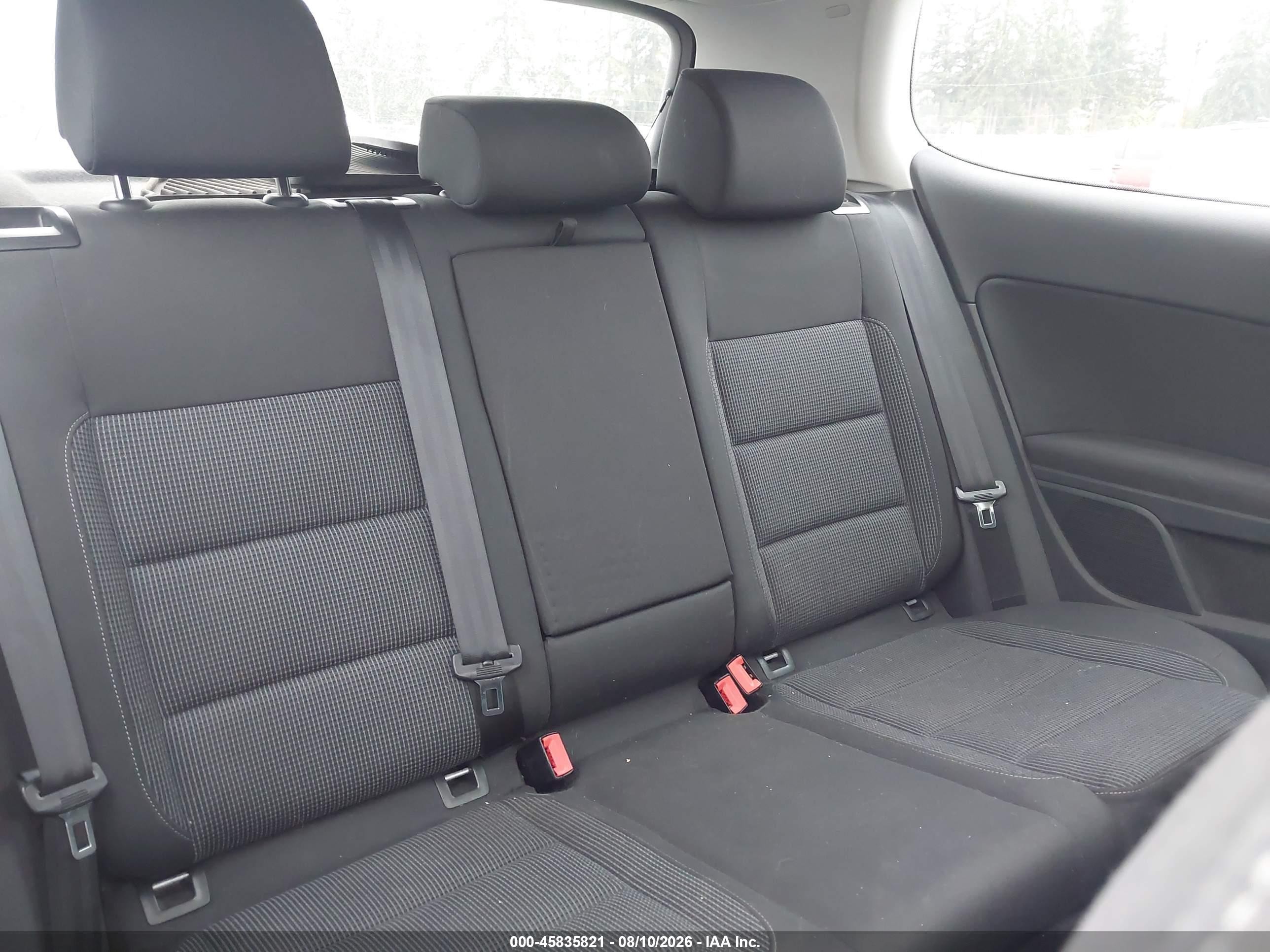 2013 Volkswagen Golf 2.5l 2-door Silver vin: WVWBB7AJ5DW062483