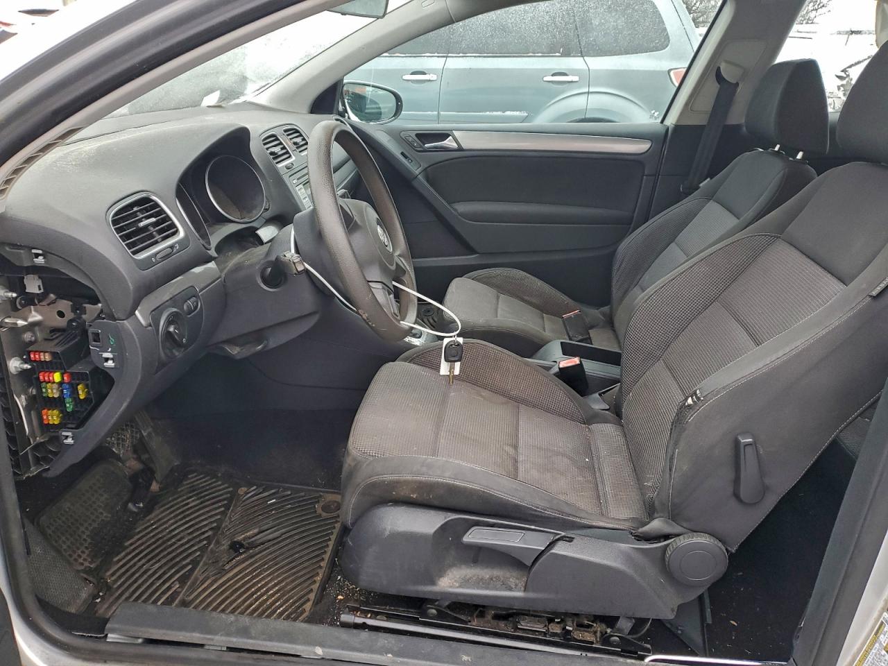 2010 Volkswagen Golf Серебряный vin: WVWBB7AJXAW301733