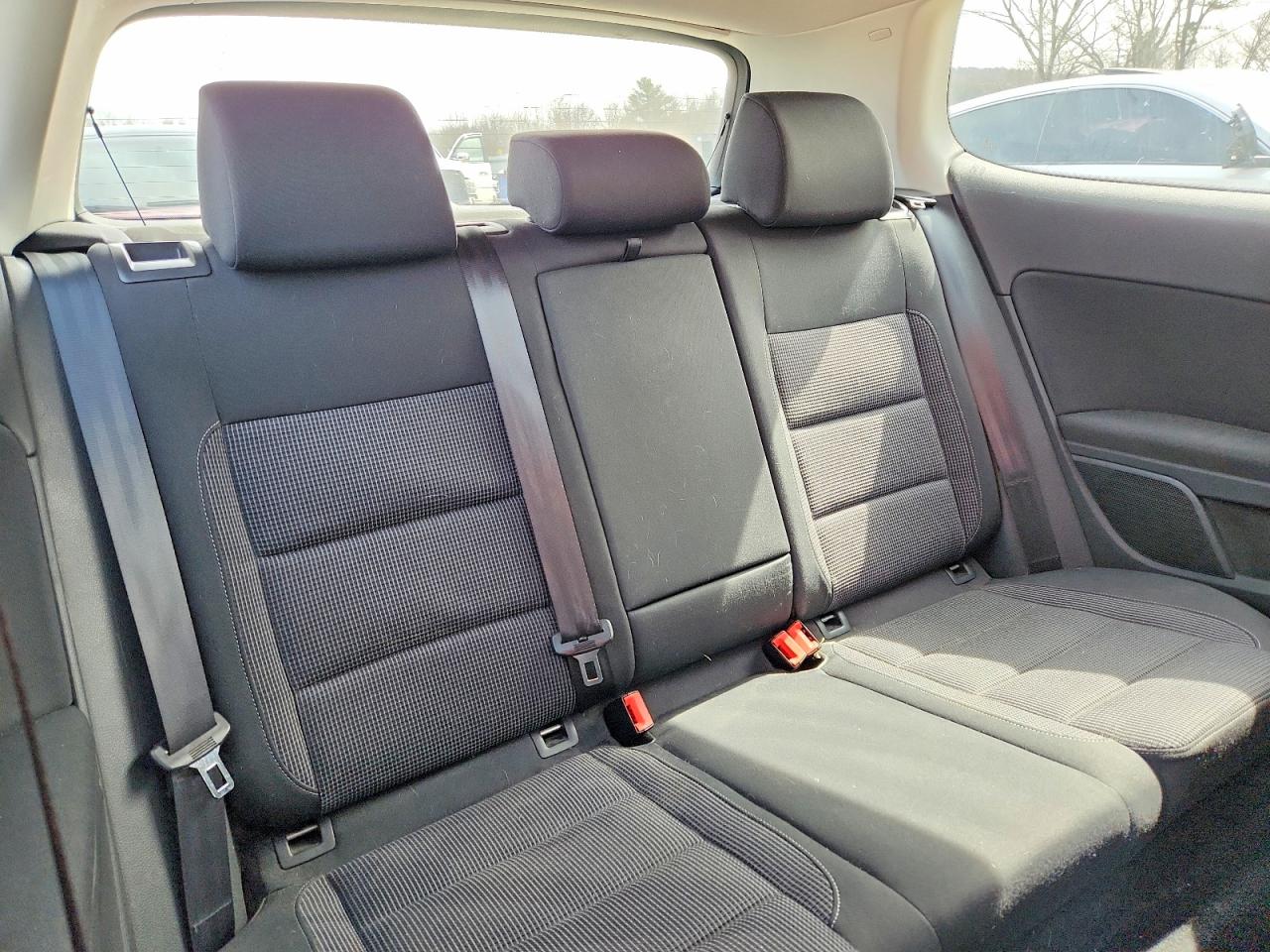 2012 Volkswagen Golf Silver vin: WVWBB7AJXCW252715