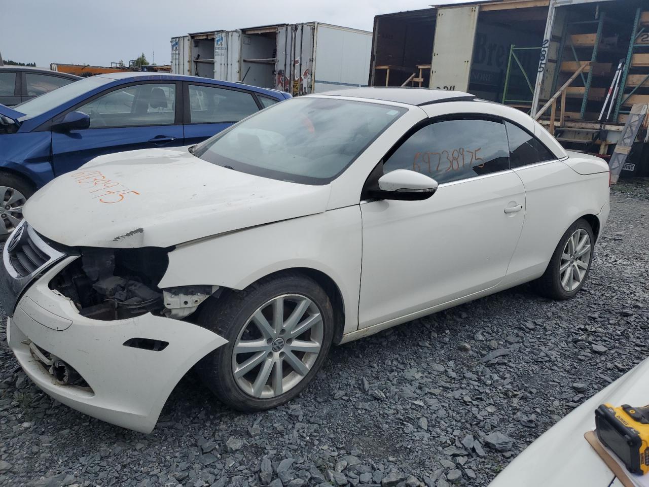 2011 Volkswagen Eos Komfort White vin: WVWBD7AH9BV005228