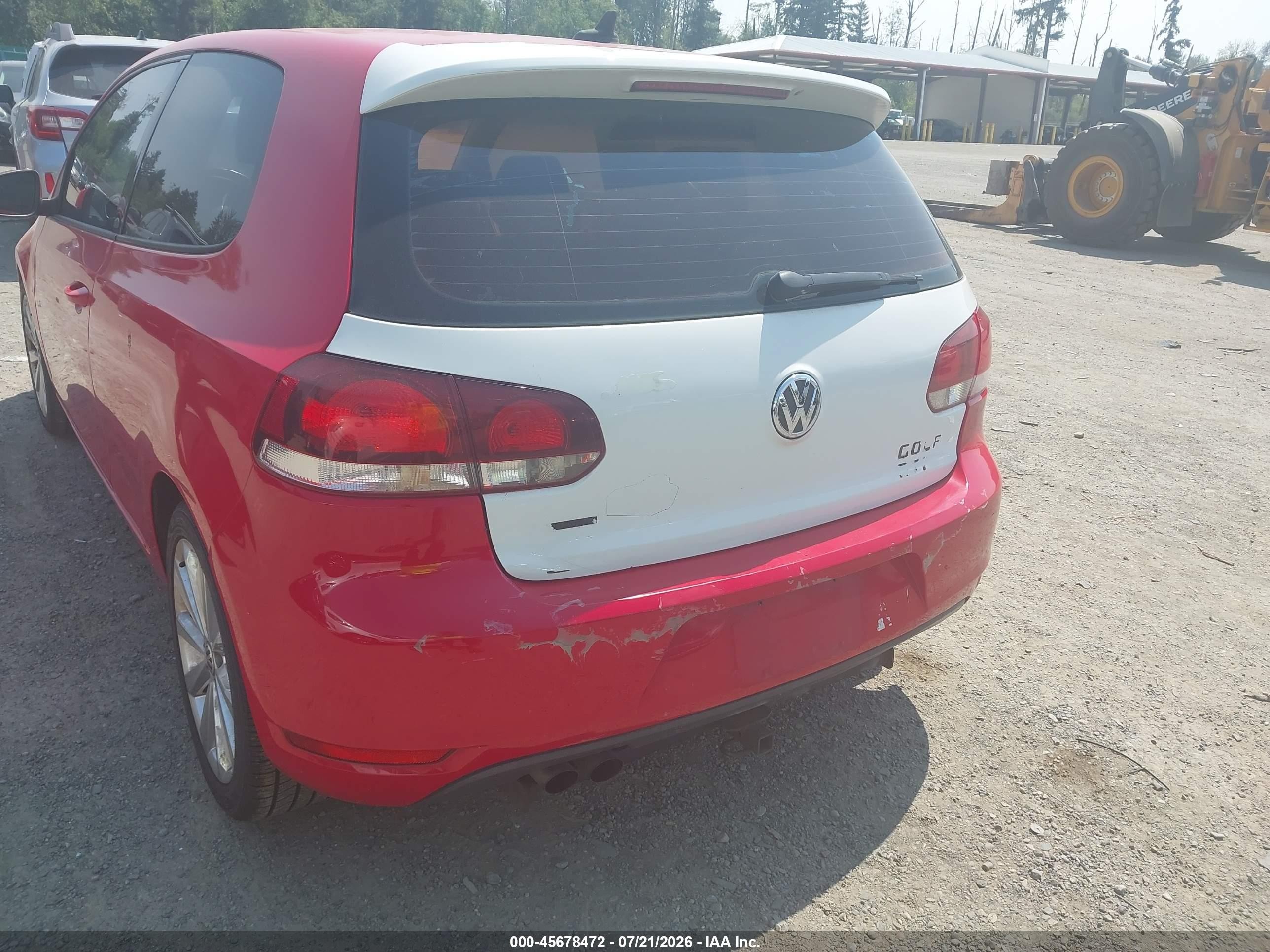 2013 Volkswagen Golf 2.0l Tdi 2-door Red vin: WVWBM7AJ8DW088800