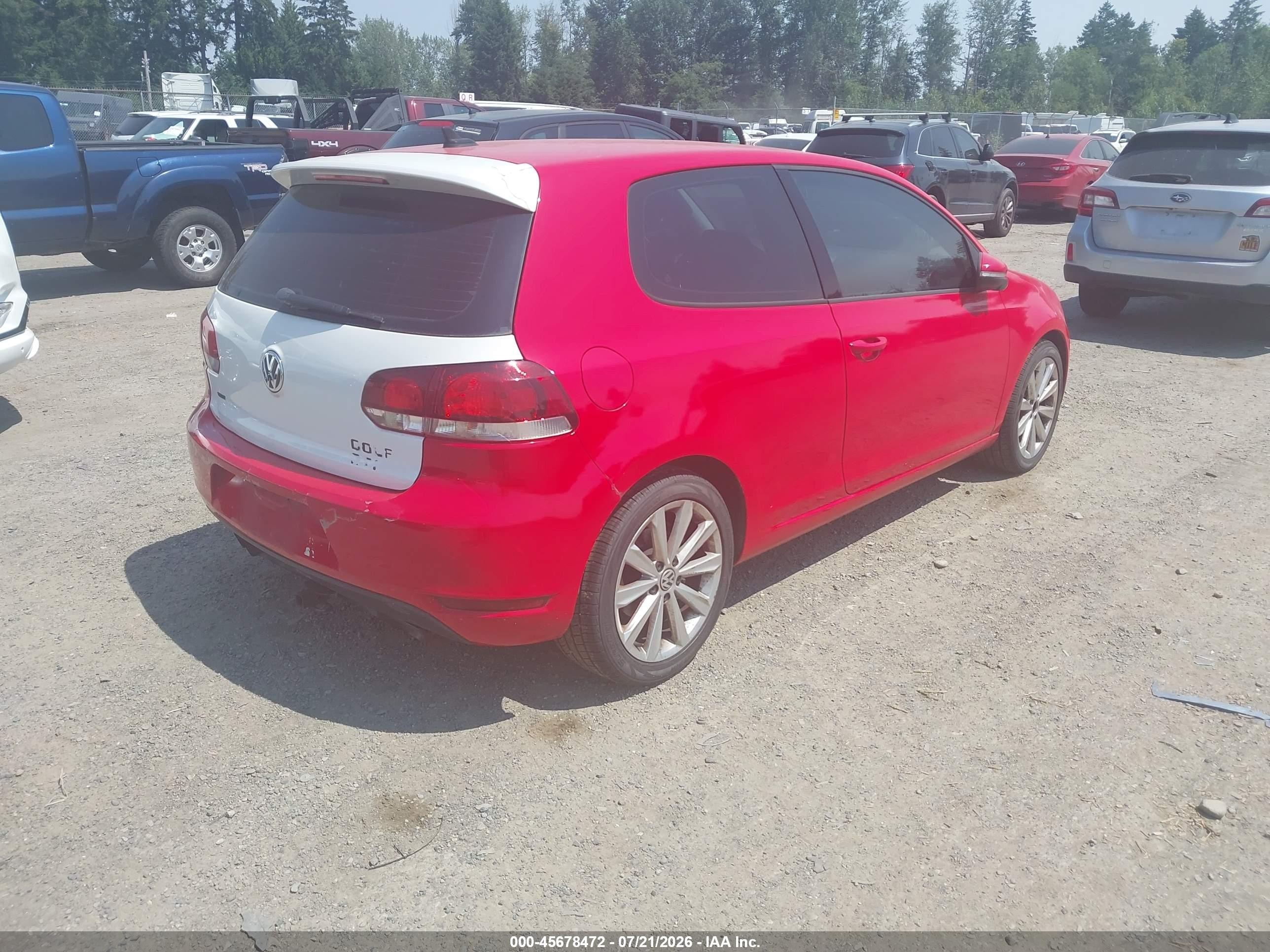 2013 Volkswagen Golf 2.0l Tdi 2-door Red vin: WVWBM7AJ8DW088800