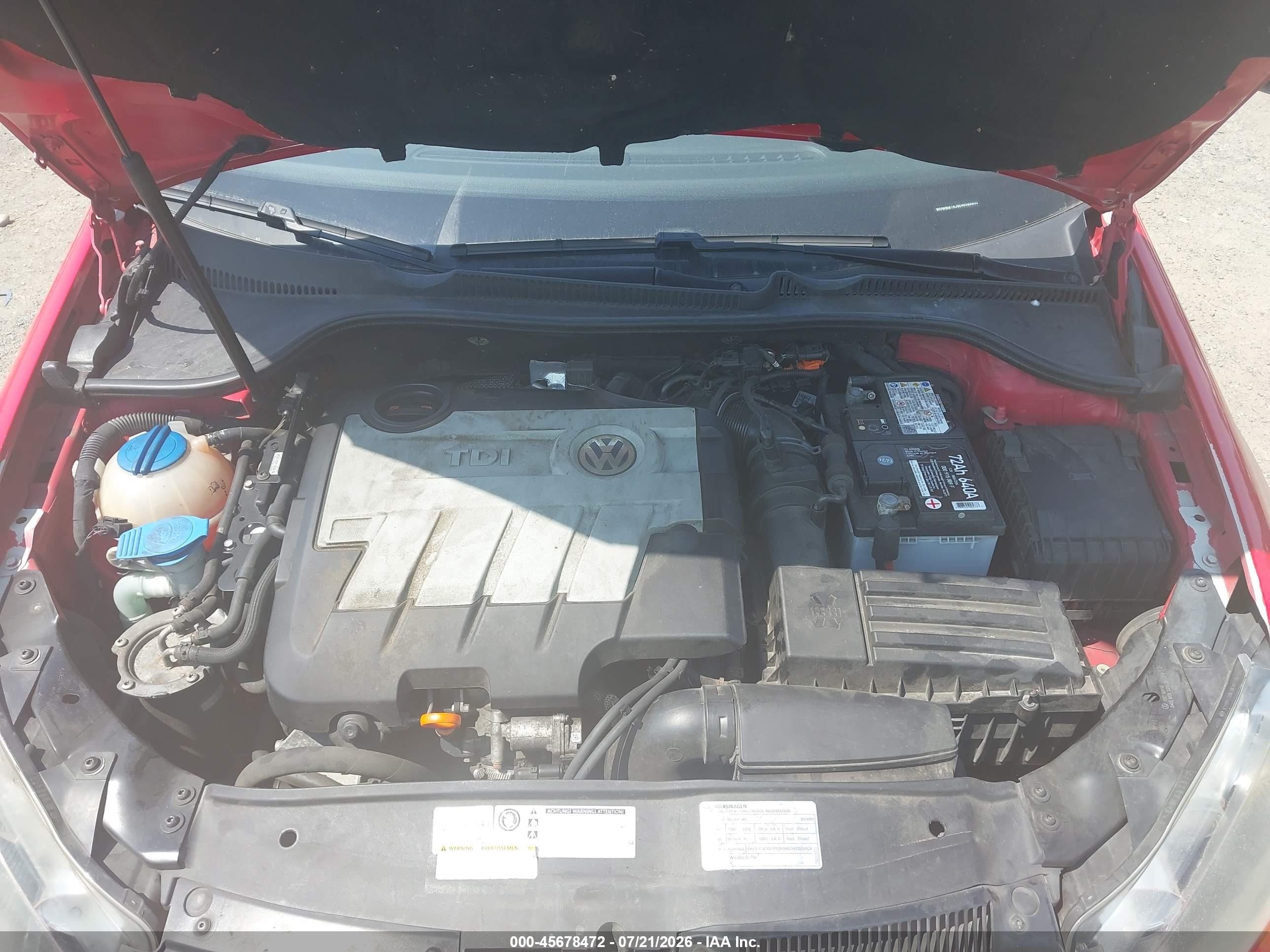 2013 Volkswagen Golf 2.0l Tdi 2-door Red vin: WVWBM7AJ8DW088800