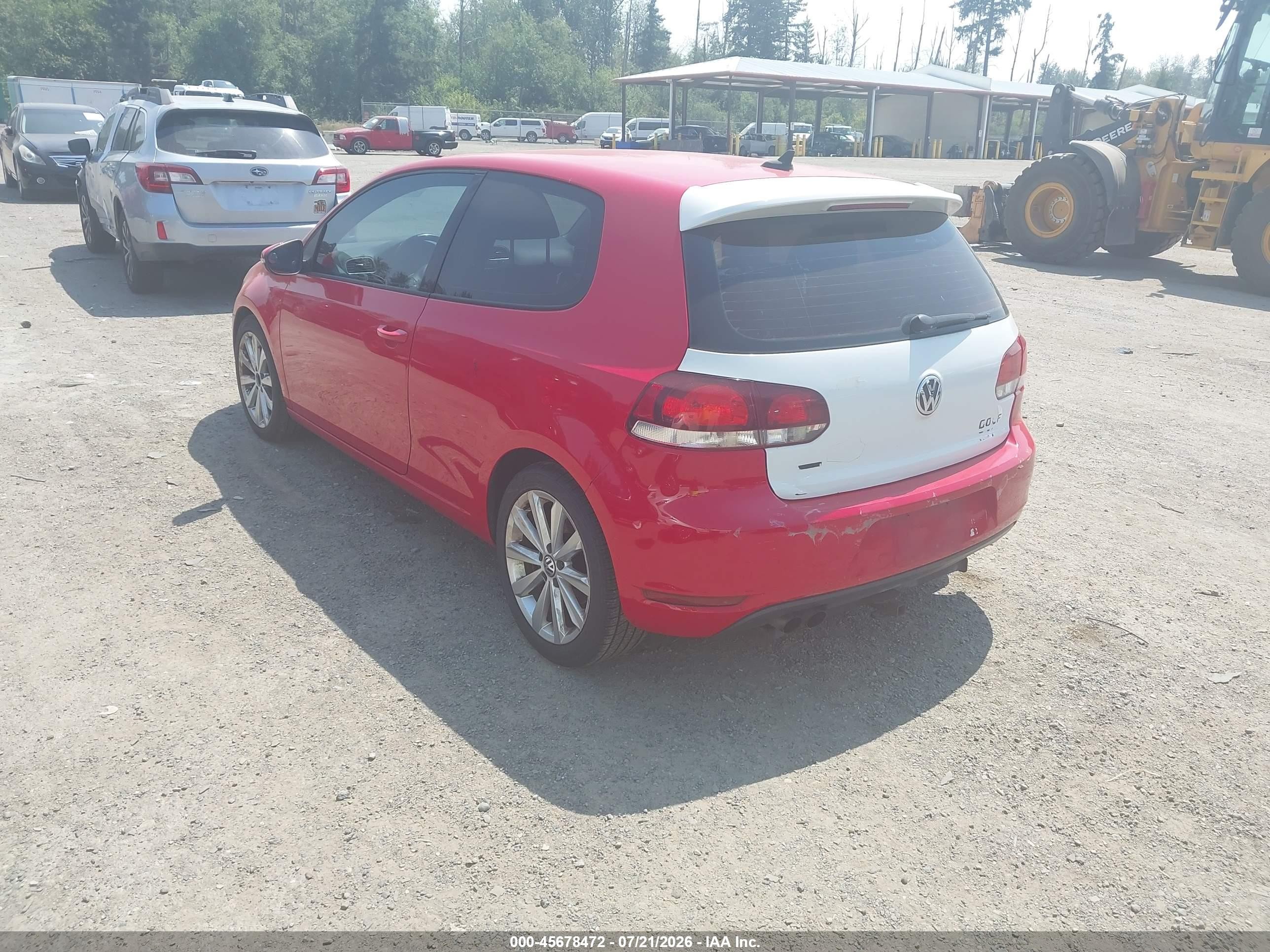 2013 Volkswagen Golf 2.0l Tdi 2-door Red vin: WVWBM7AJ8DW088800