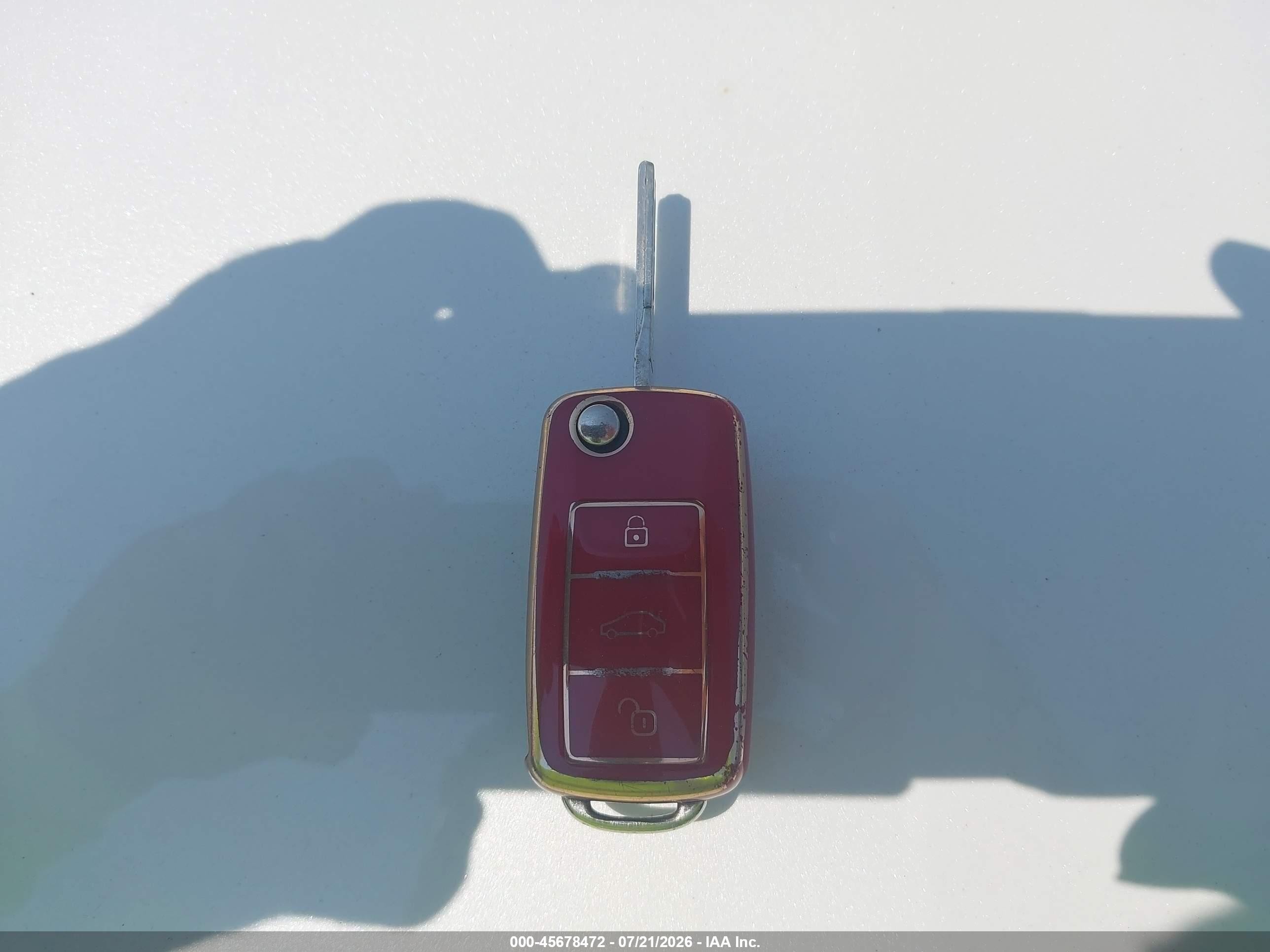 2013 Volkswagen Golf 2.0l Tdi 2-door Red vin: WVWBM7AJ8DW088800
