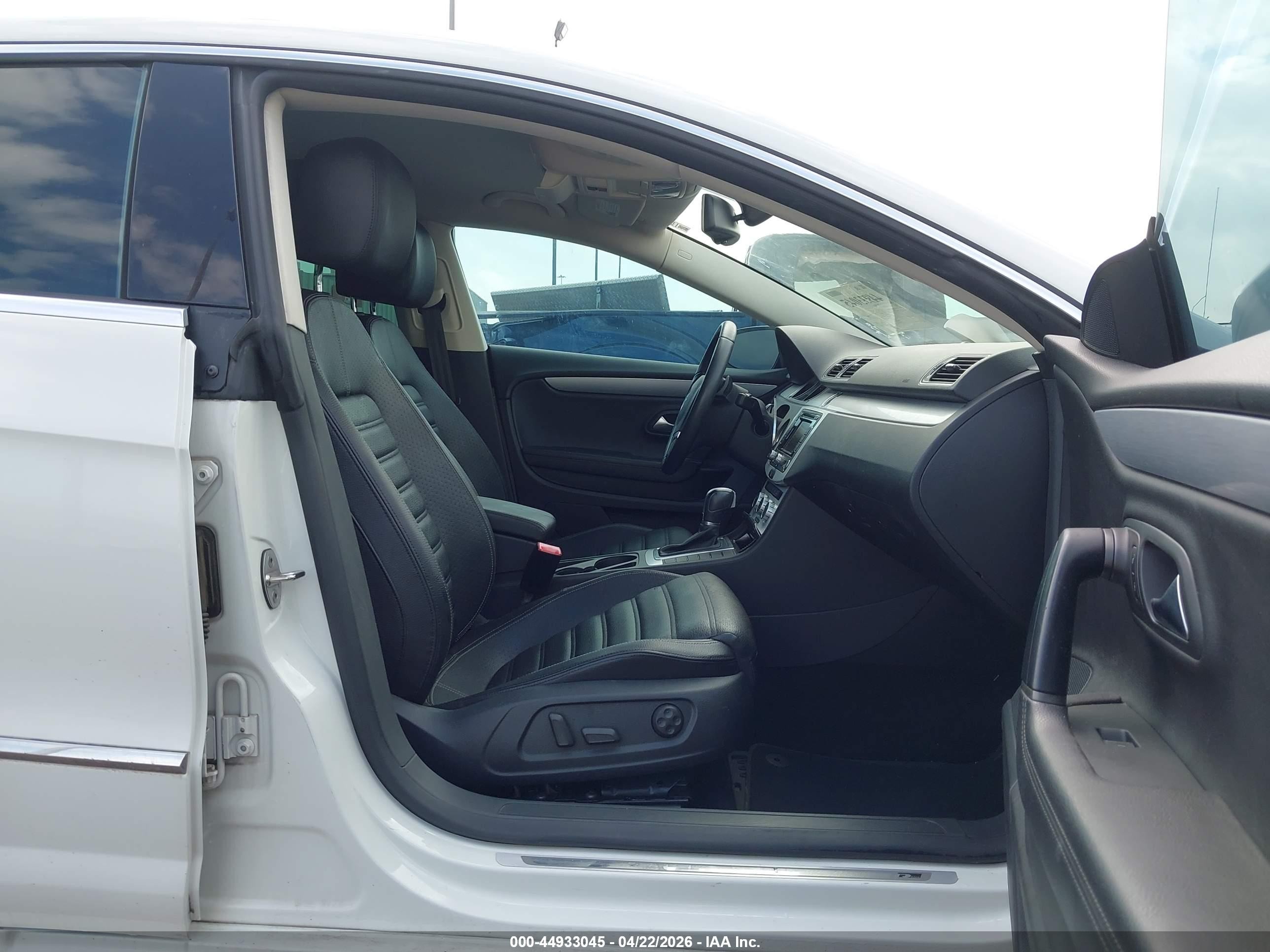 2015 Volkswagen Cc 2.0t R-line White vin: WVWBN7AN5FE828344