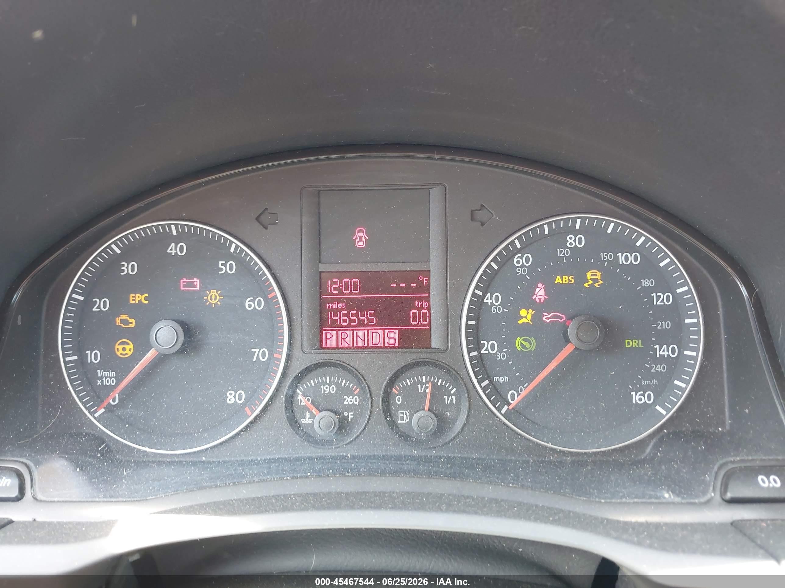2007 Volkswagen Rabbit 2-door (a6) Red vin: WVWBR71KX7W146677