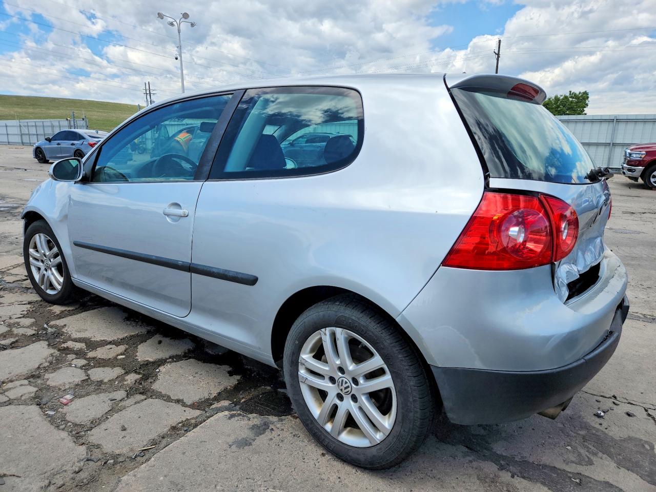 2007 Volkswagen Rabbit Silver vin: WVWBS71K27W071350