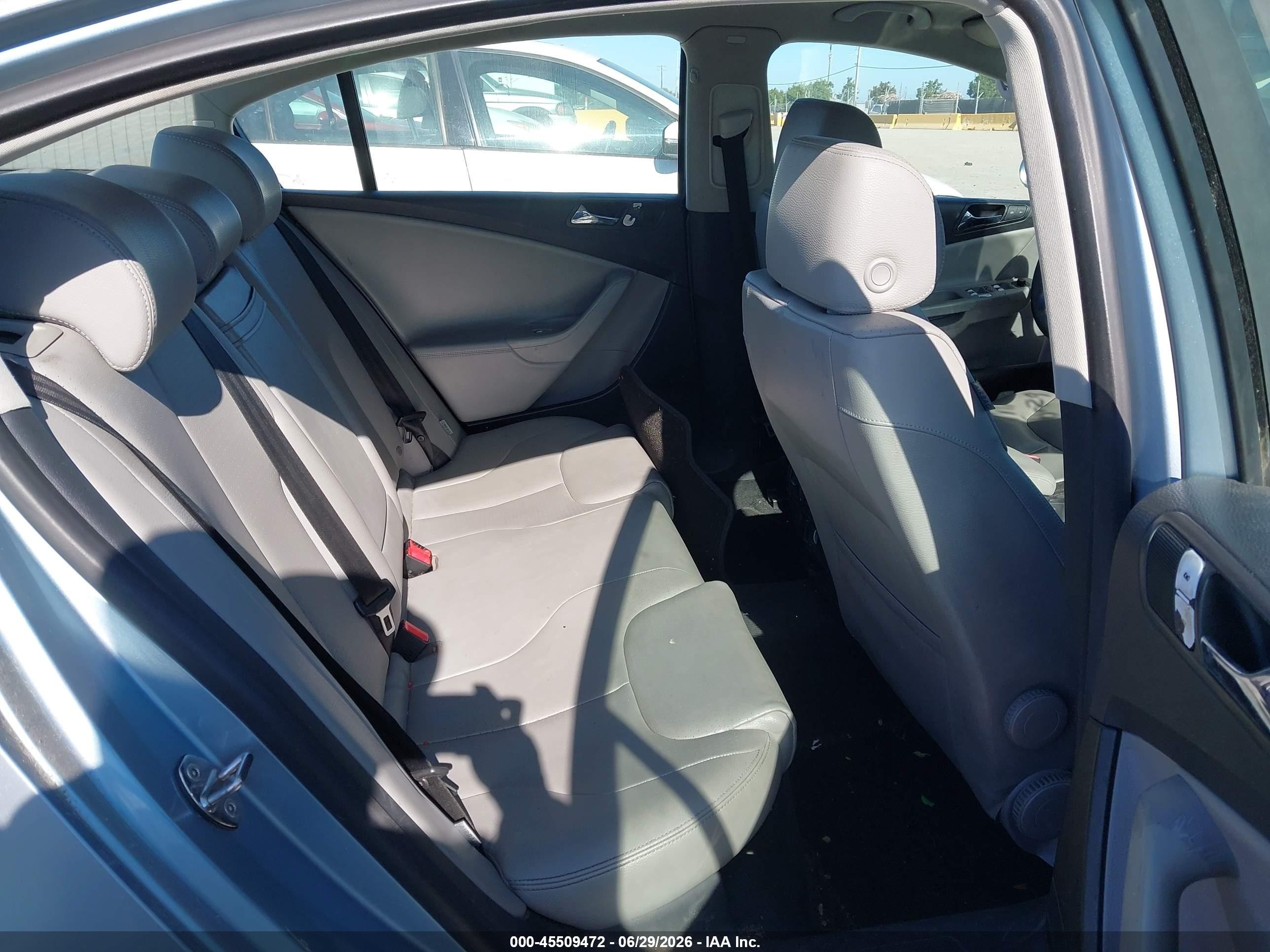 2006 Volkswagen Passat 3.6 Silver vin: WVWBU93C66P144398