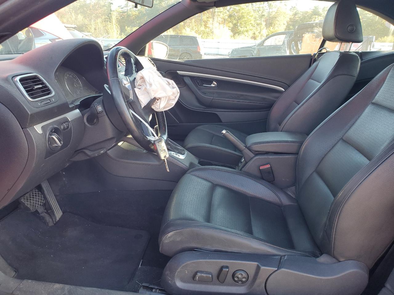 2012 Volkswagen Eos Komfort Red vin: WVWBW7AH0CV009762