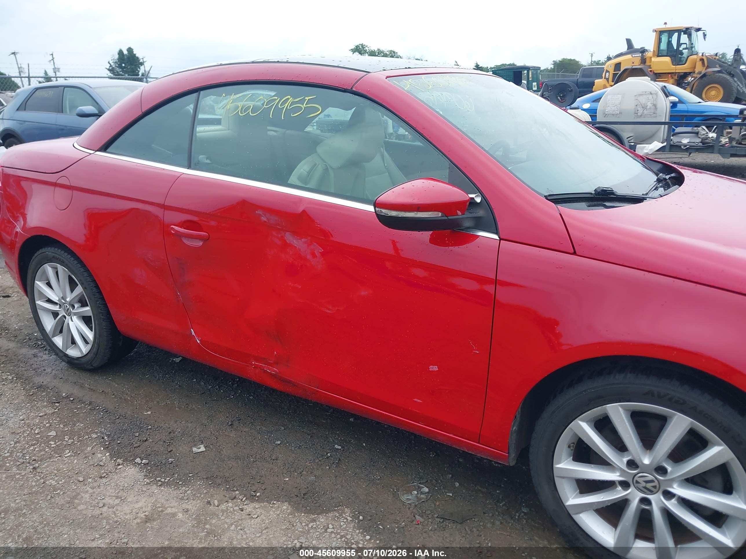 2012 Volkswagen Eos Komfort Red vin: WVWBW7AH1CV007423